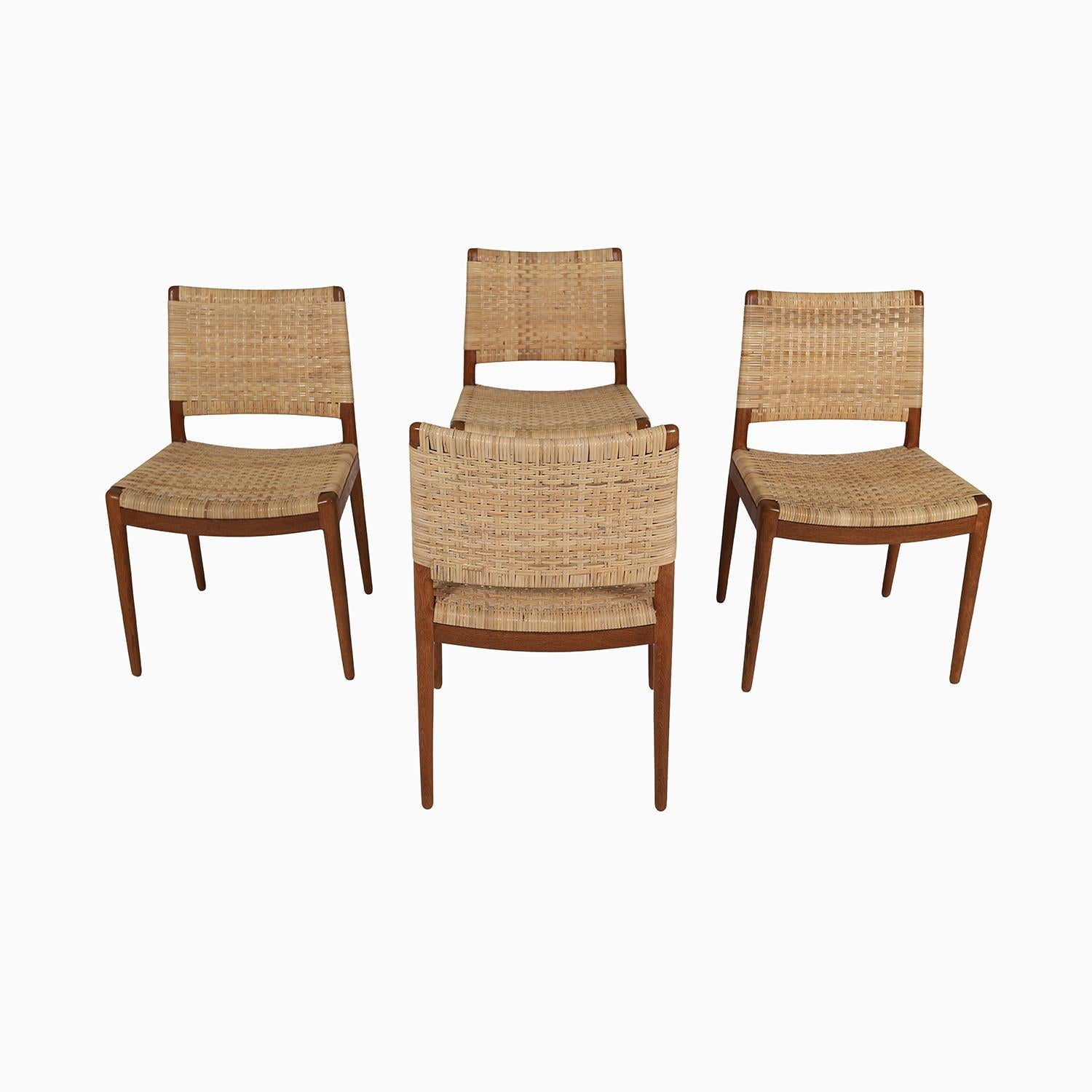 Hans Wegner Johannes Hansen Dining Chairs, Model JH504 In Excellent Condition In Minneapolis, MN