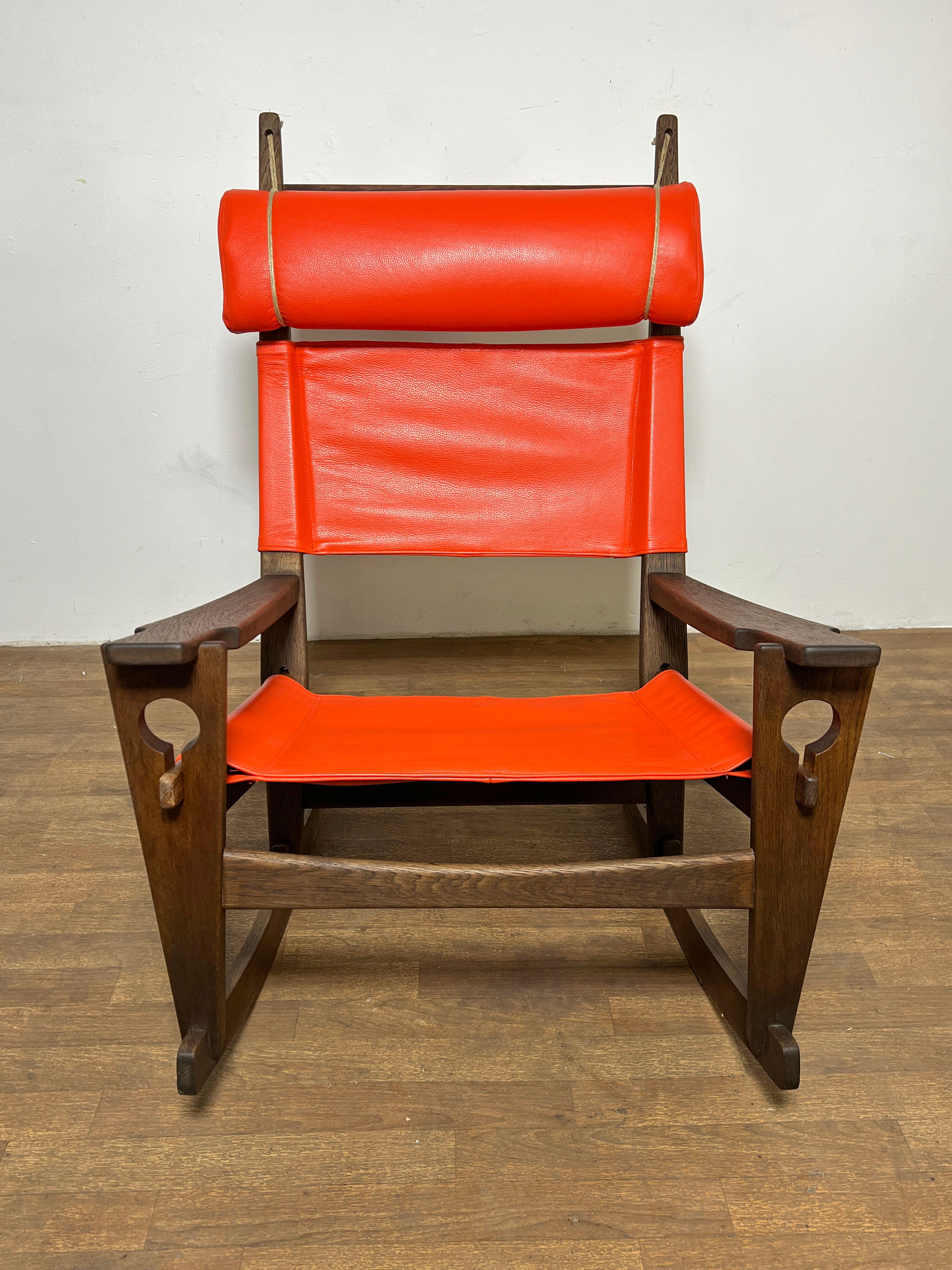 Dondolo con buco della serratura di Hans Wegner per Getama, Danimarca, in Oak e pelle, CIRCA 1960 in vendita 4