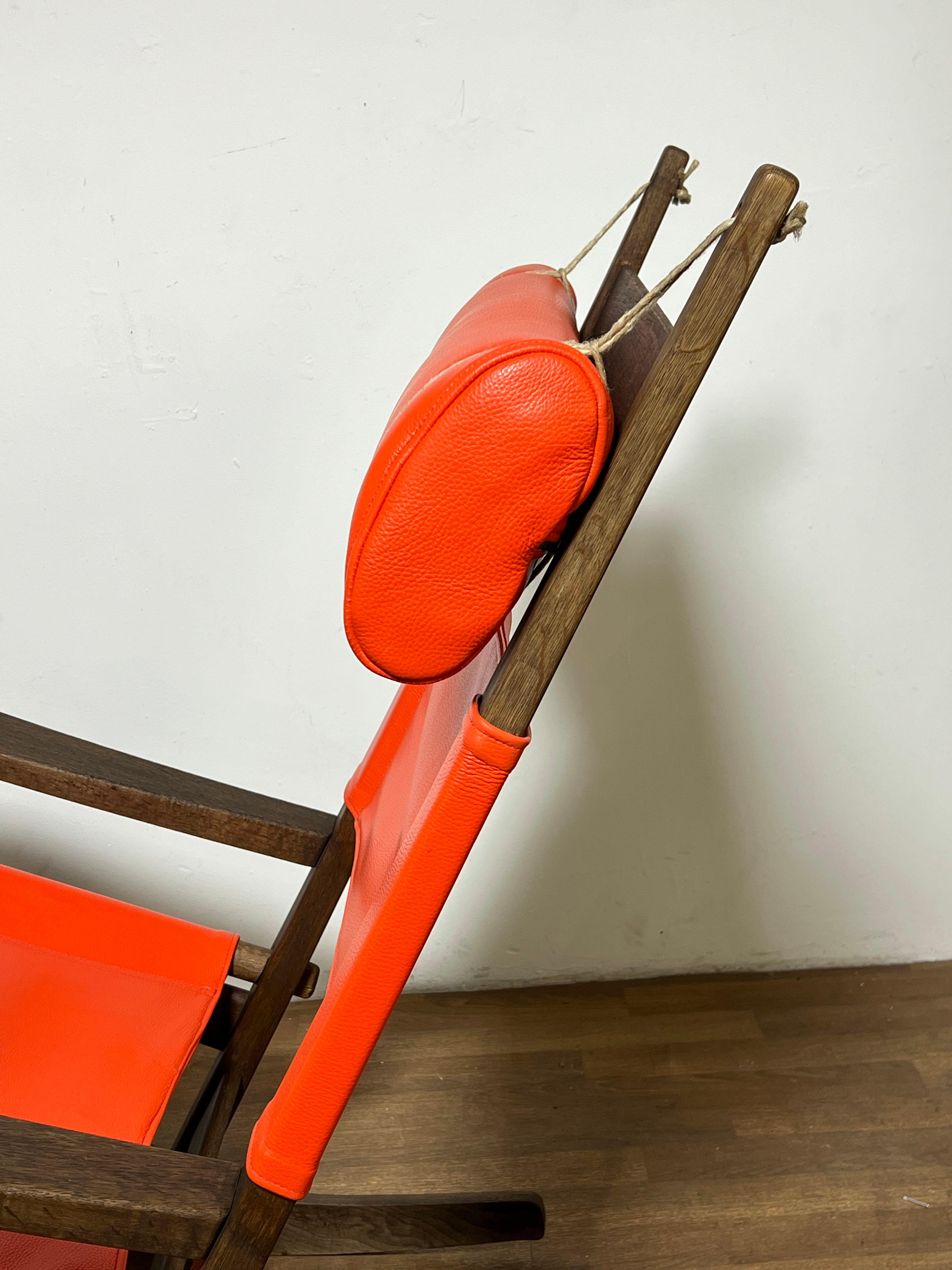 Metà XX secolo Dondolo con buco della serratura di Hans Wegner per Getama, Danimarca, in Oak e pelle, CIRCA 1960 in vendita