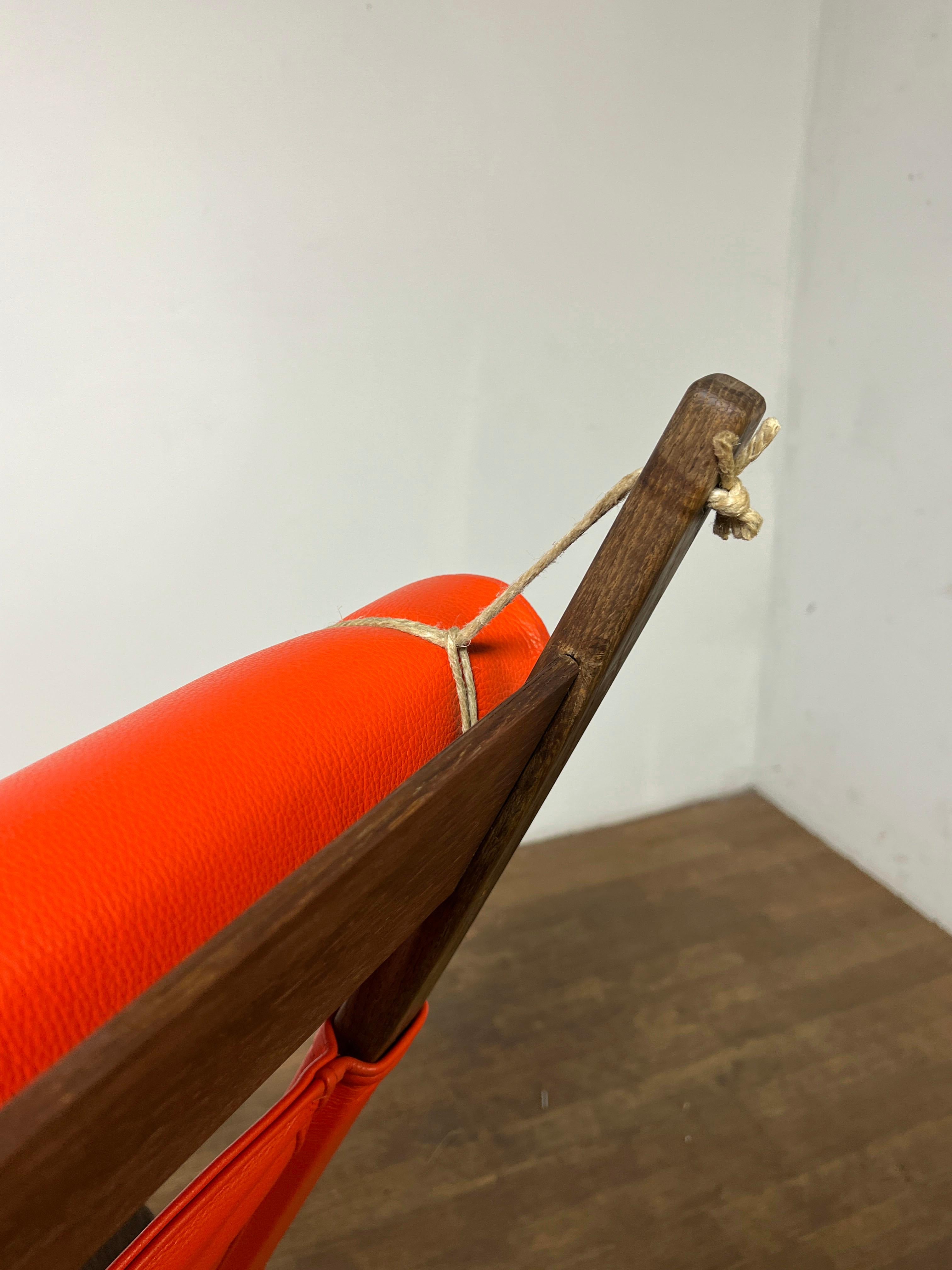 Dondolo con buco della serratura di Hans Wegner per Getama, Danimarca, in Oak e pelle, CIRCA 1960 in vendita 2