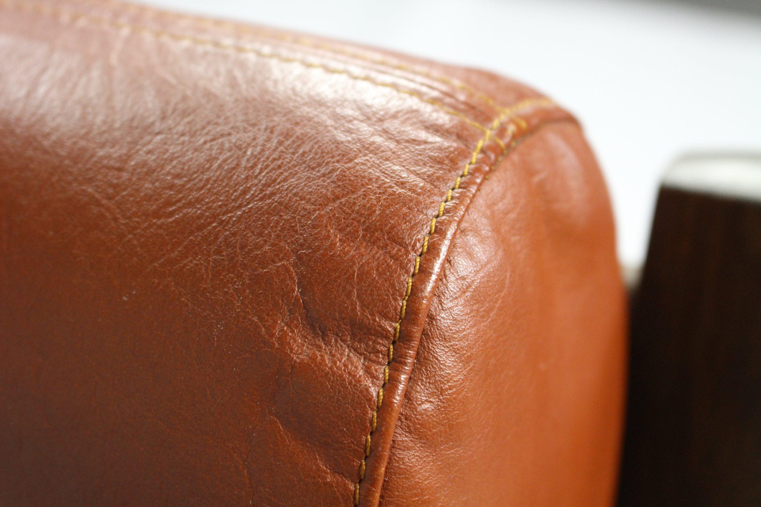 Hans Wegner Leather Armchair for Getama - 1970s For Sale 6