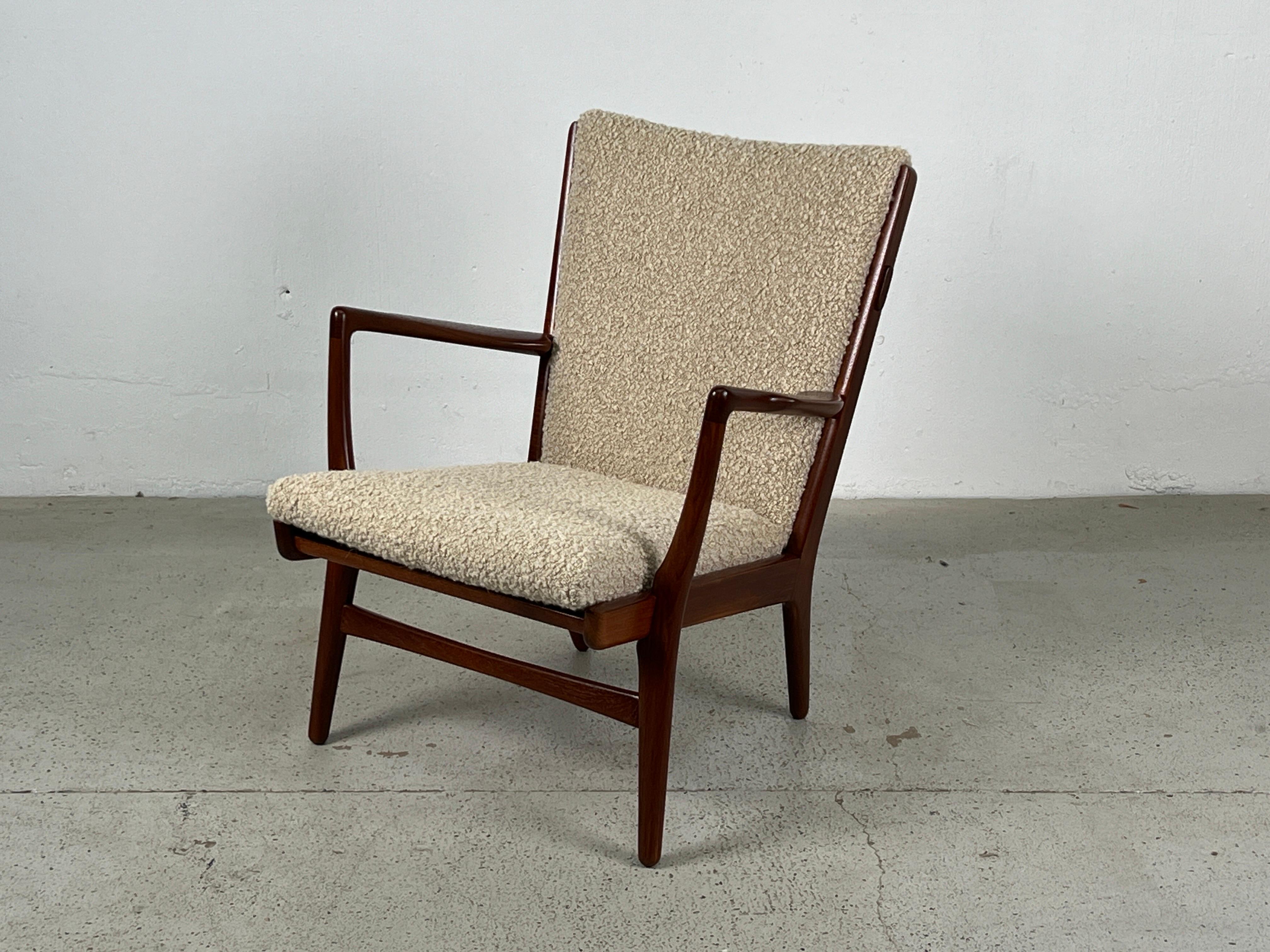 Hans Wegner Lounge Chair AP-16 by AP-Stolen  For Sale 1
