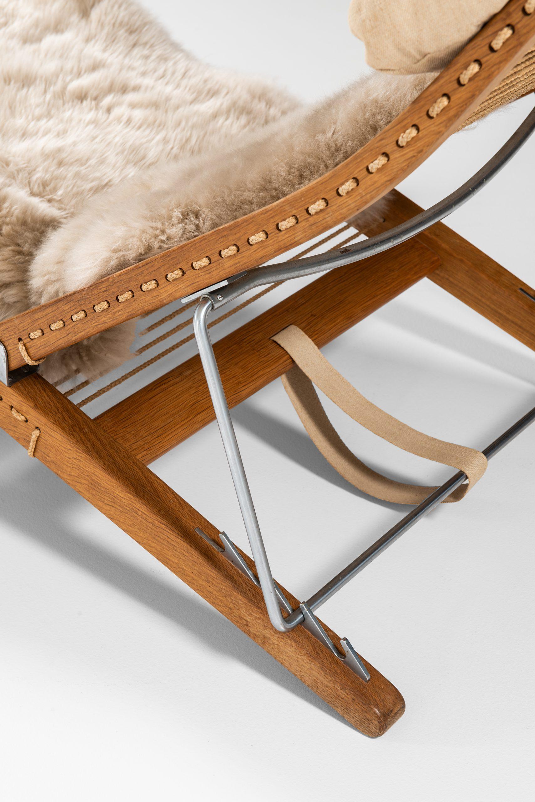 Hans Wegner Lounge Chair Model JH-524 by Cabinetmaker Johannes Hansen in Denmark 2