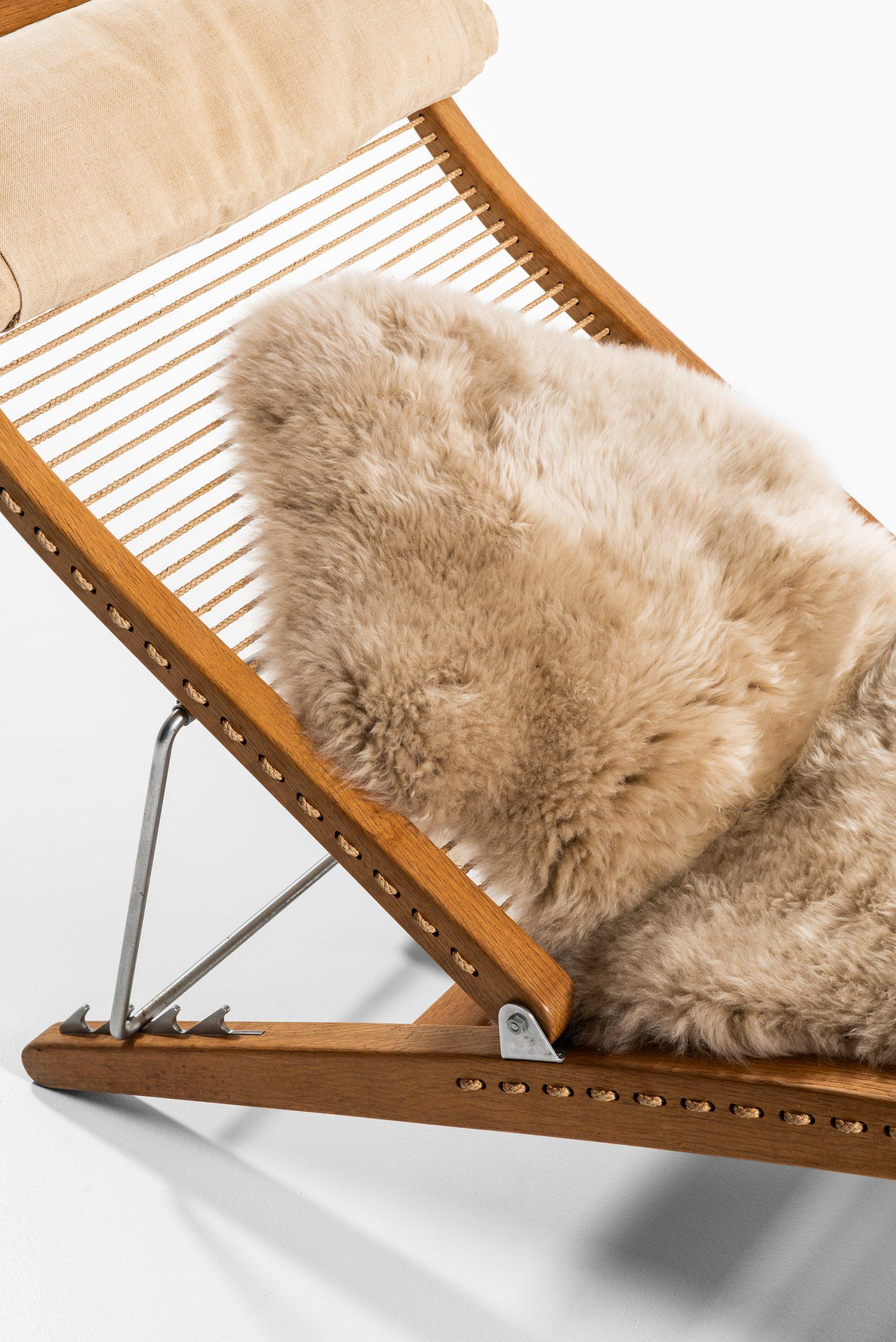 Hans Wegner Lounge Chair Model JH-524 by Cabinetmaker Johannes Hansen in Denmark 4