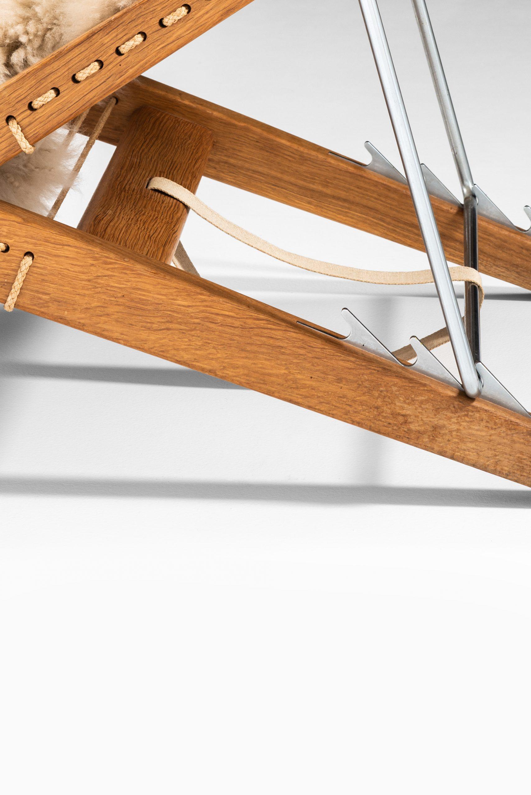 Hans Wegner Lounge Chair Model JH-524 by Cabinetmaker Johannes Hansen in Denmark 5