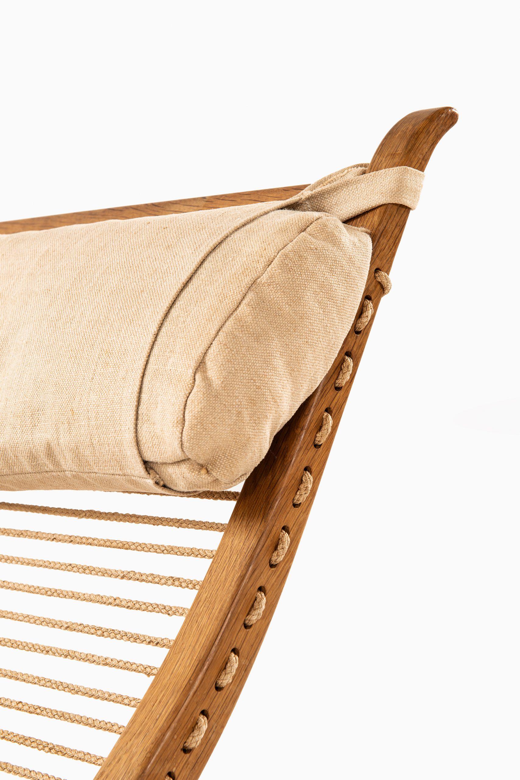 Mid-20th Century Hans Wegner Lounge Chair Model JH-524 by Cabinetmaker Johannes Hansen in Denmark