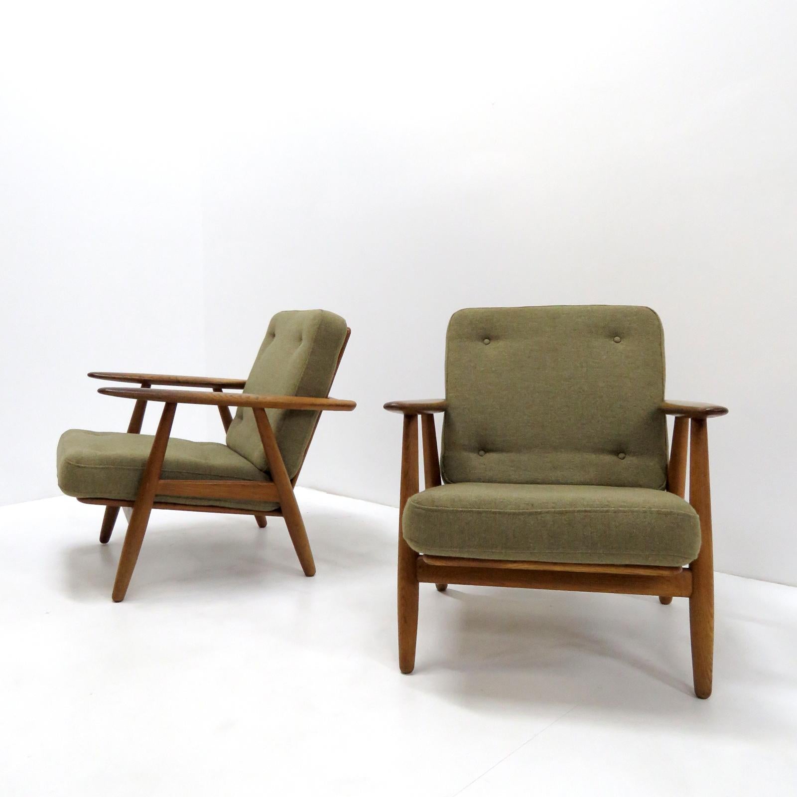 Hans Wegner Lounge Chairs, Model GE-240 2