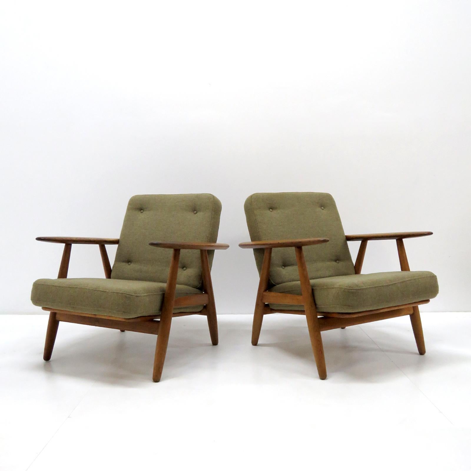 Hans Wegner Lounge Chairs, Model GE-240 1