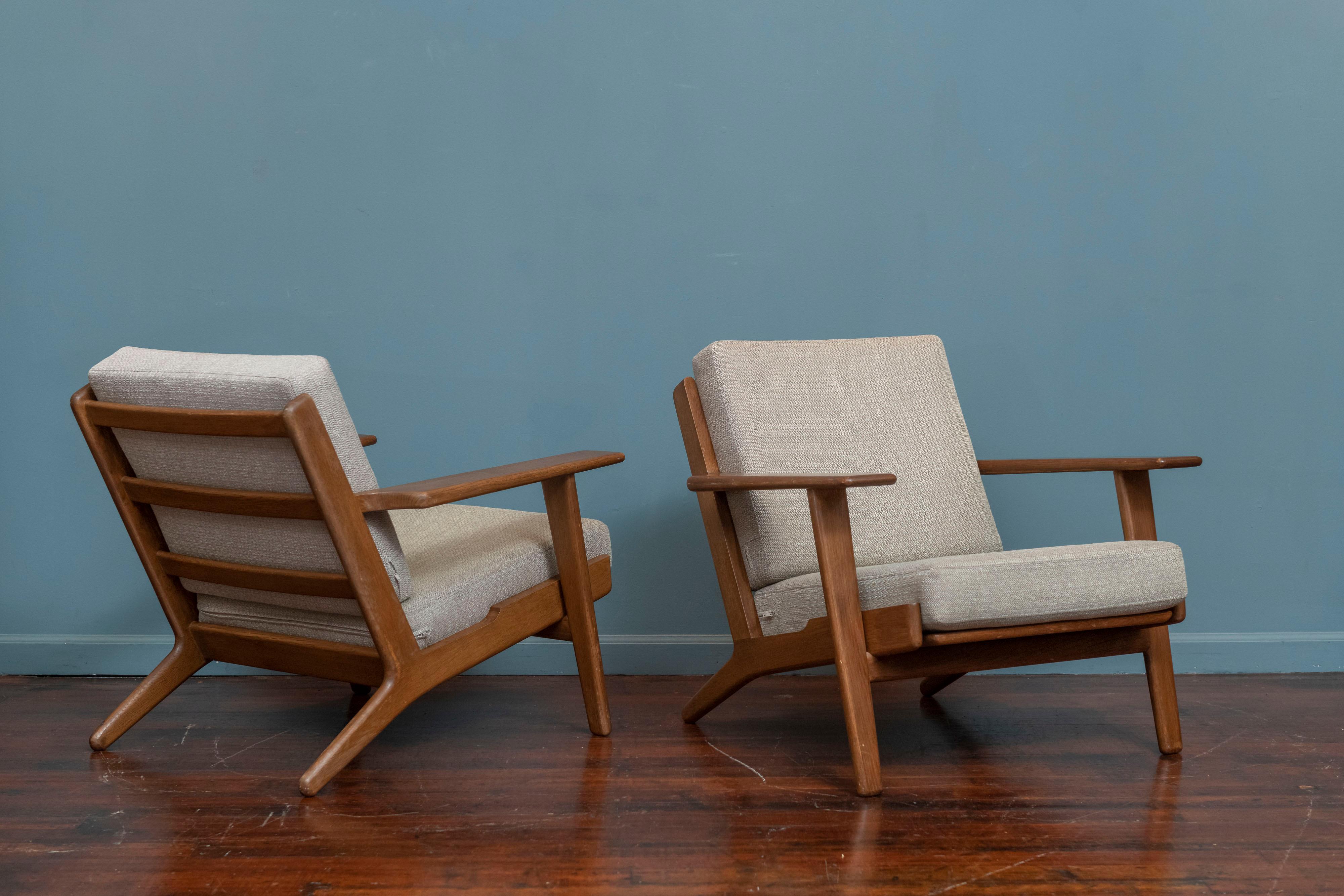 Hans Wegner Lounge Chairs, Model Ge 290 1