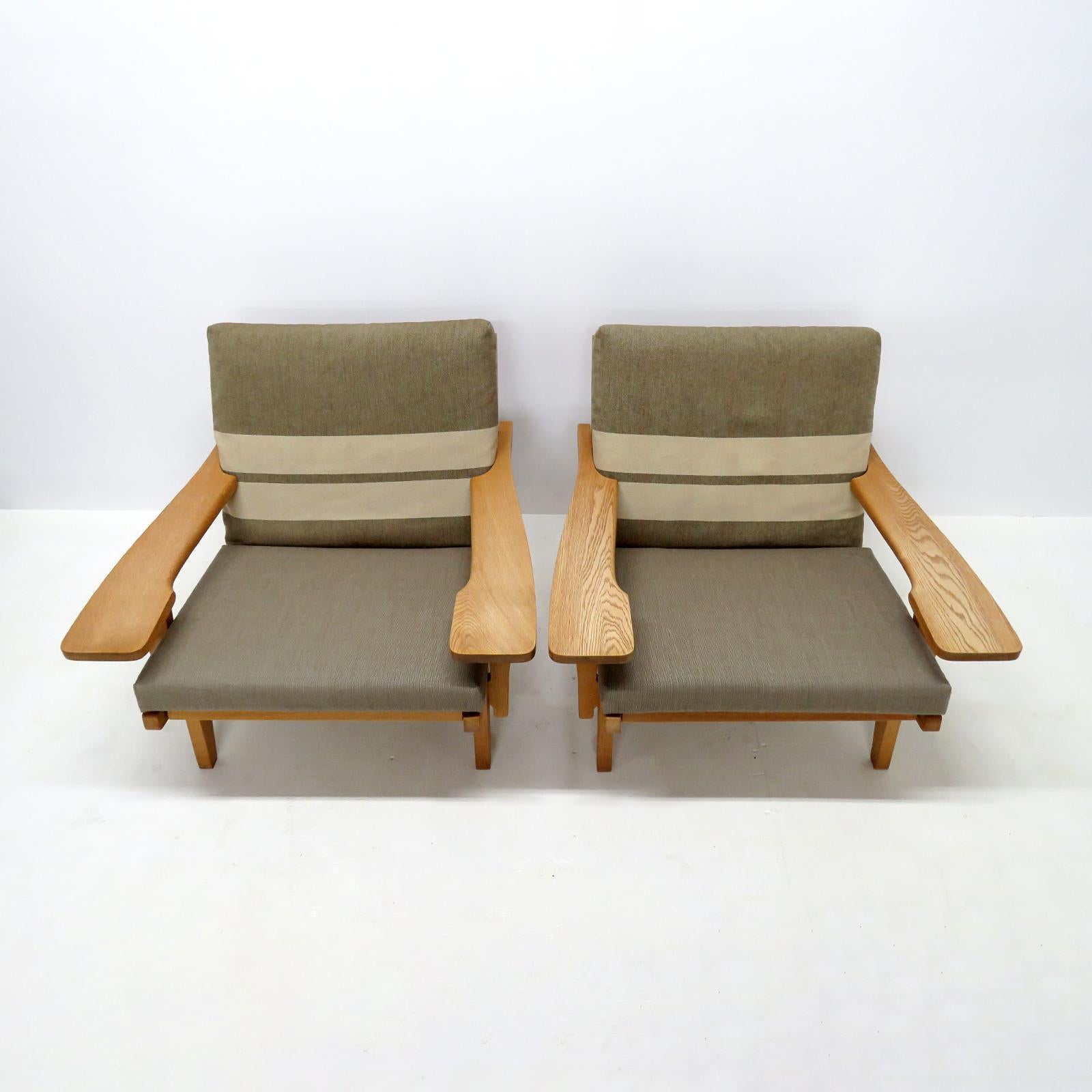Scandinavian Modern Hans Wegner Lounge Chairs, Model GE-370, 1970