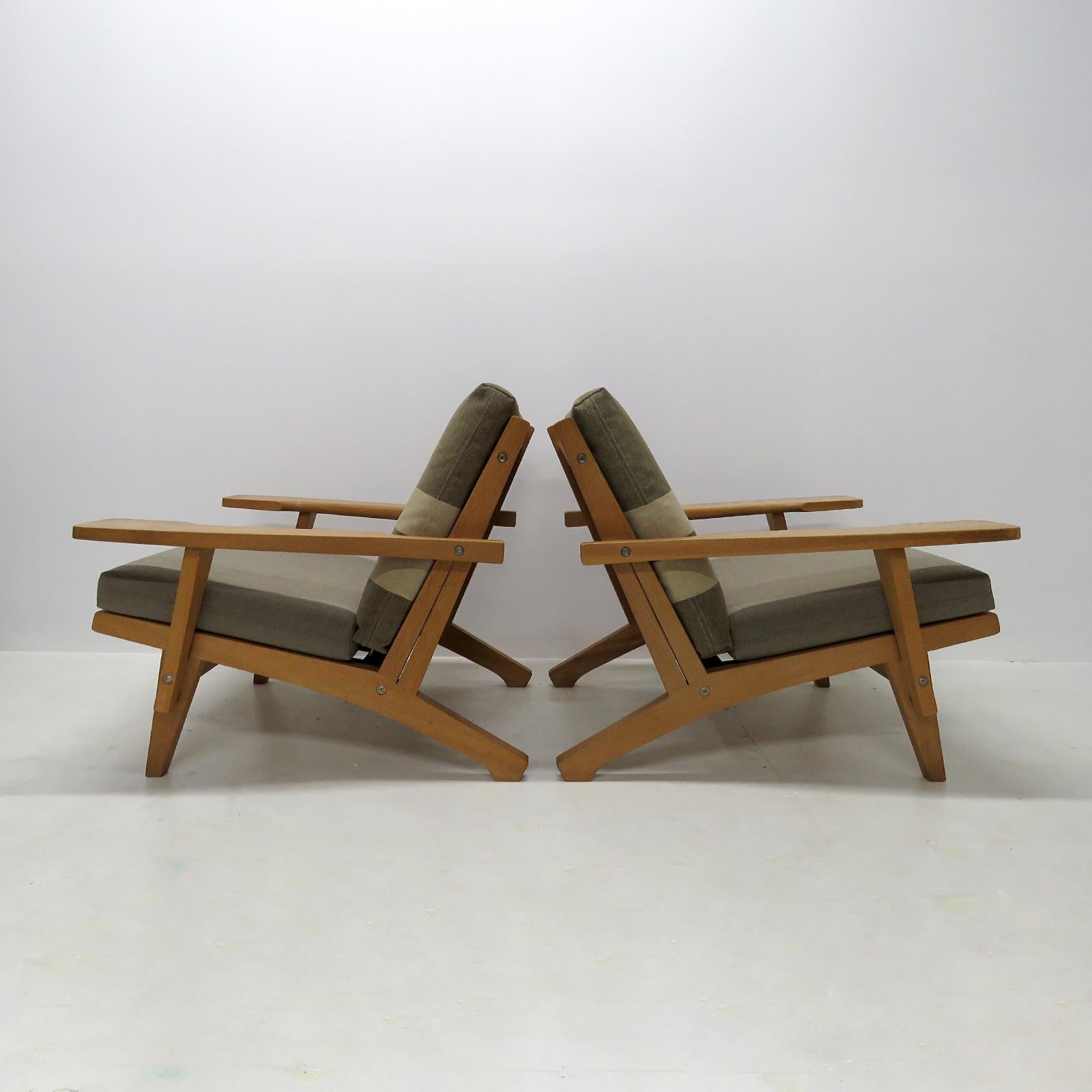 Hans Wegner Lounge Chairs, Model GE-370, 1970 In Good Condition In Los Angeles, CA