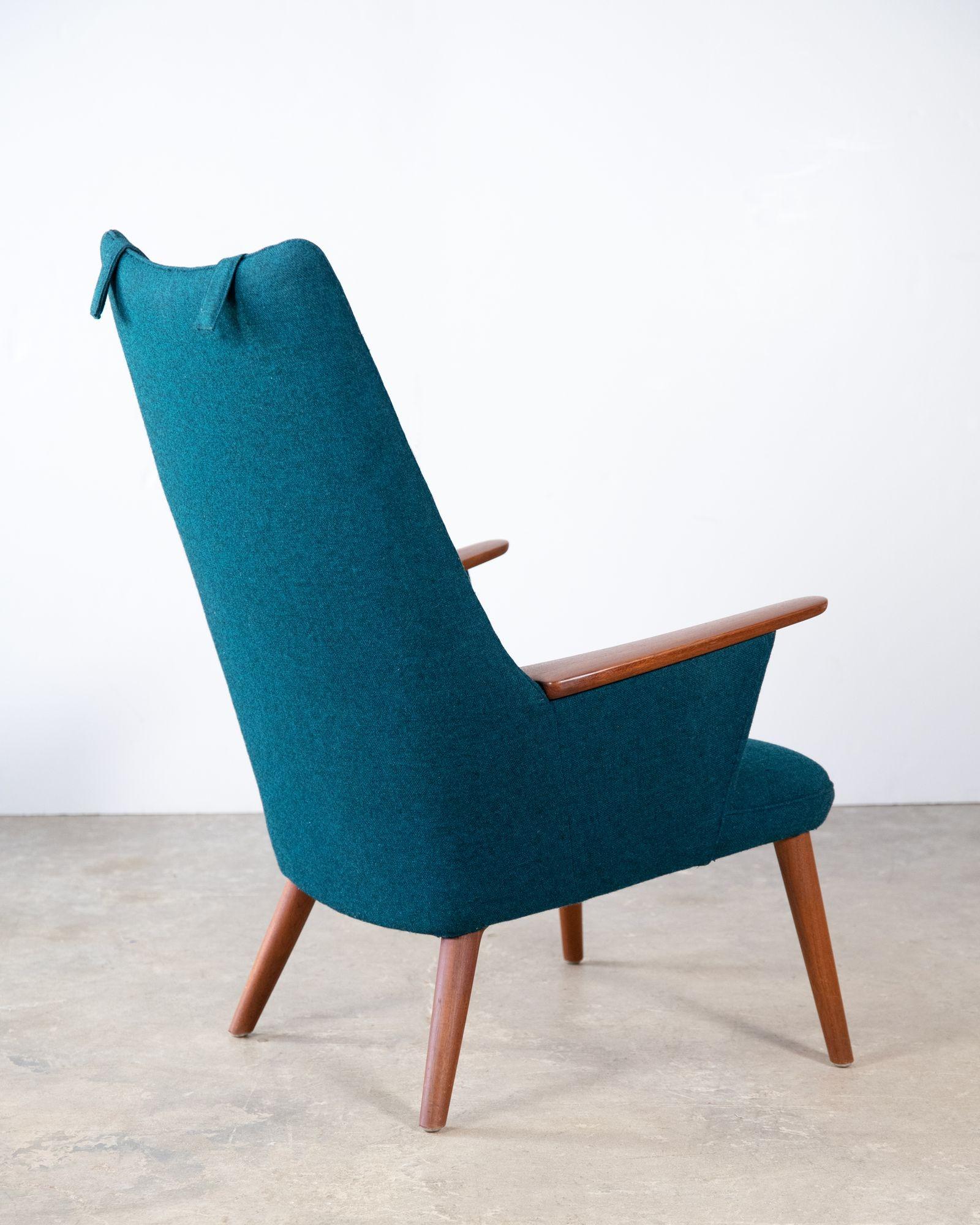Hans Wegner Mama Bear Lounge Chair for A.P. Stolen Original Scandinavian Wool 4