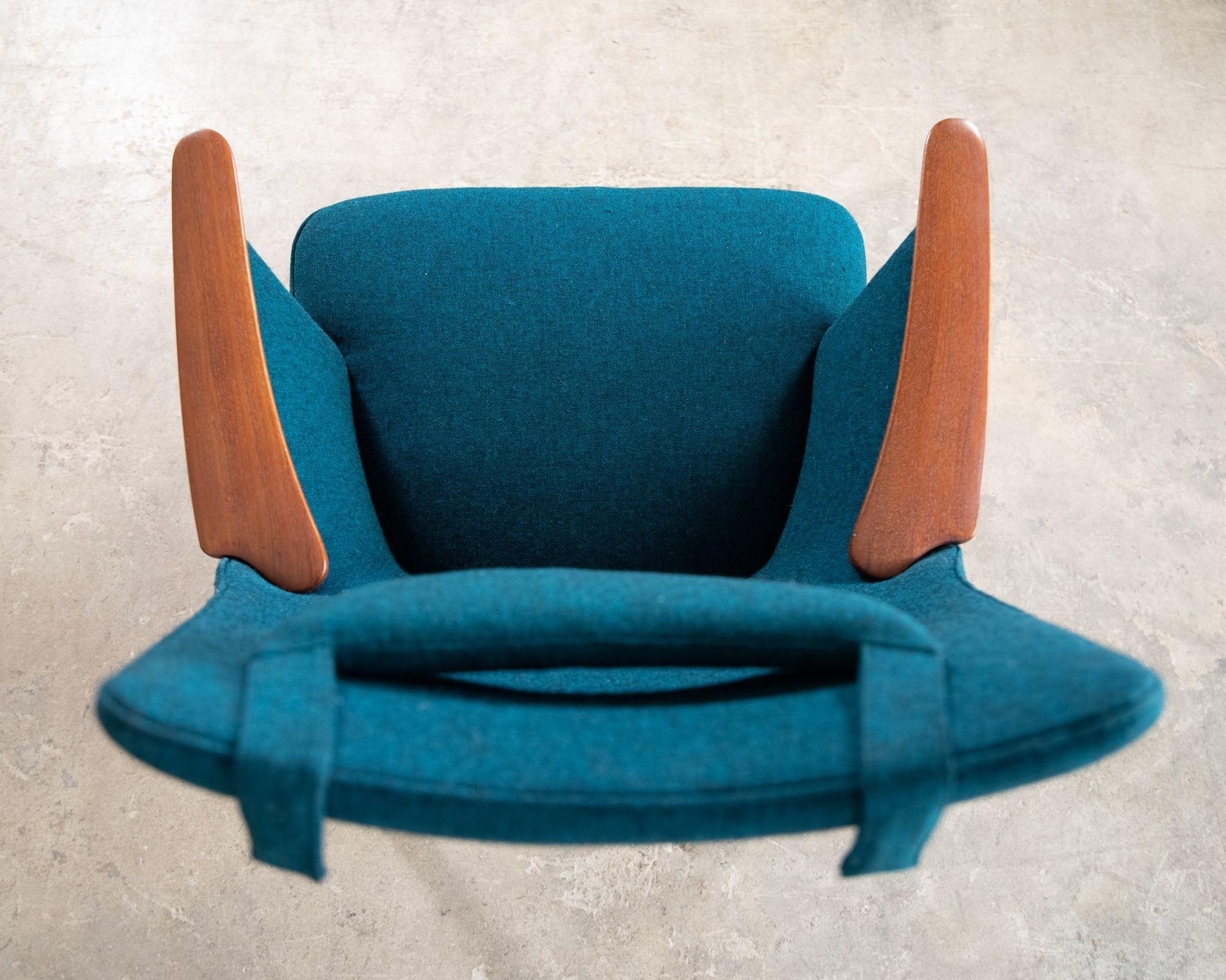 Hans Wegner Mama Bear Lounge Chair for A.P. Stolen Original Scandinavian Wool 6