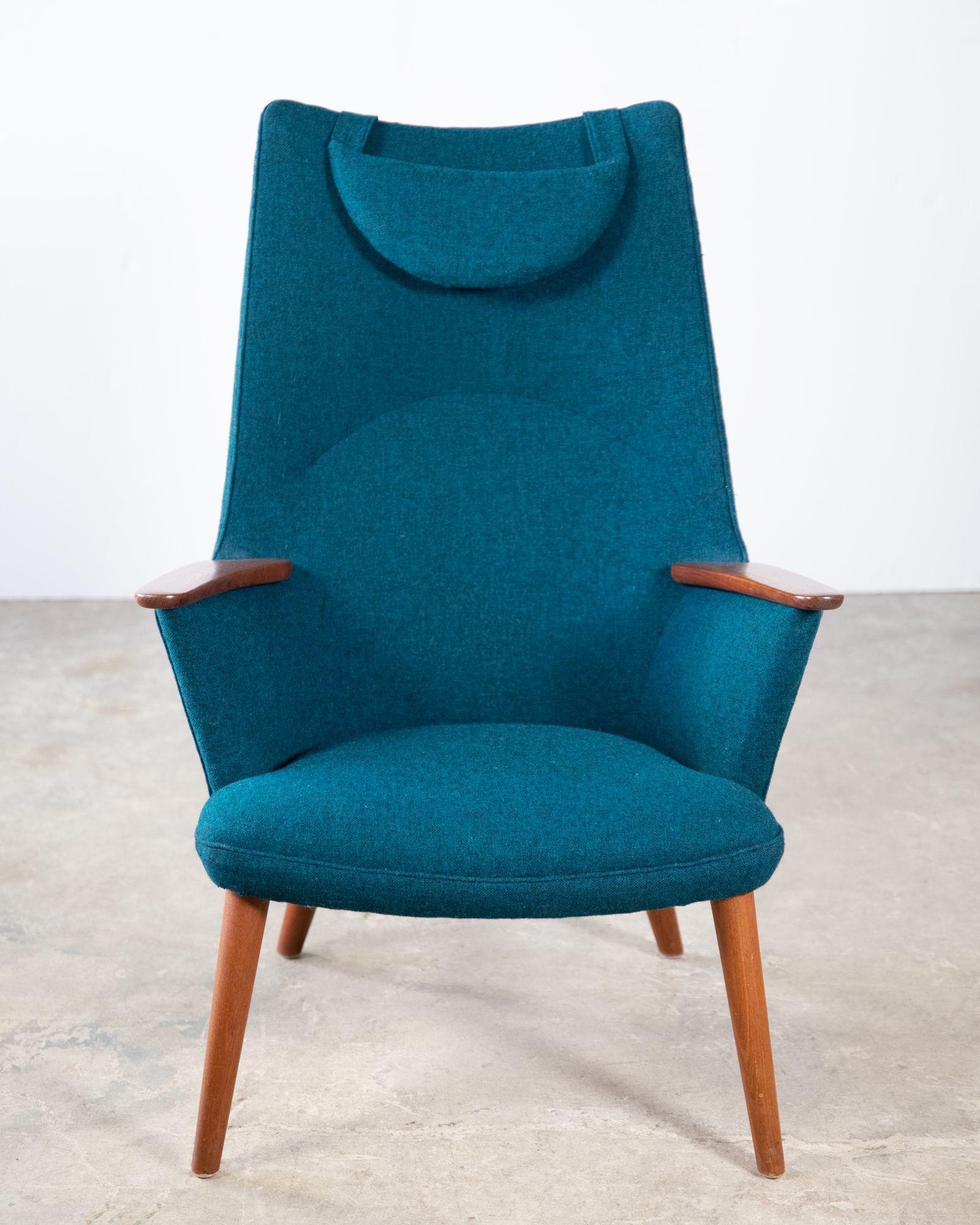 European Hans Wegner Mama Bear Lounge Chair for A.P. Stolen Original Scandinavian Wool