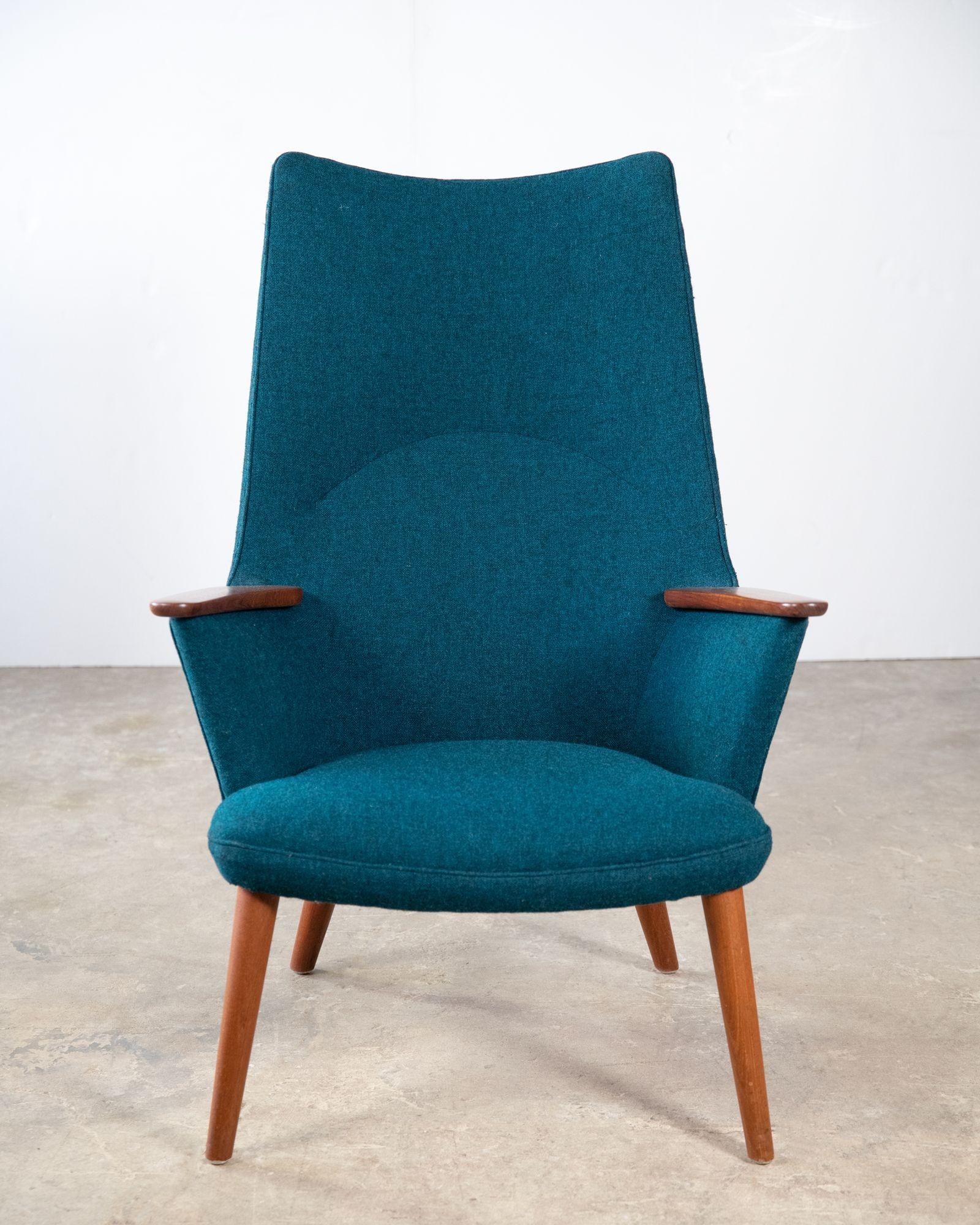 Hans Wegner Mama Bear Lounge Chair for A.P. Stolen Original Scandinavian Wool 1