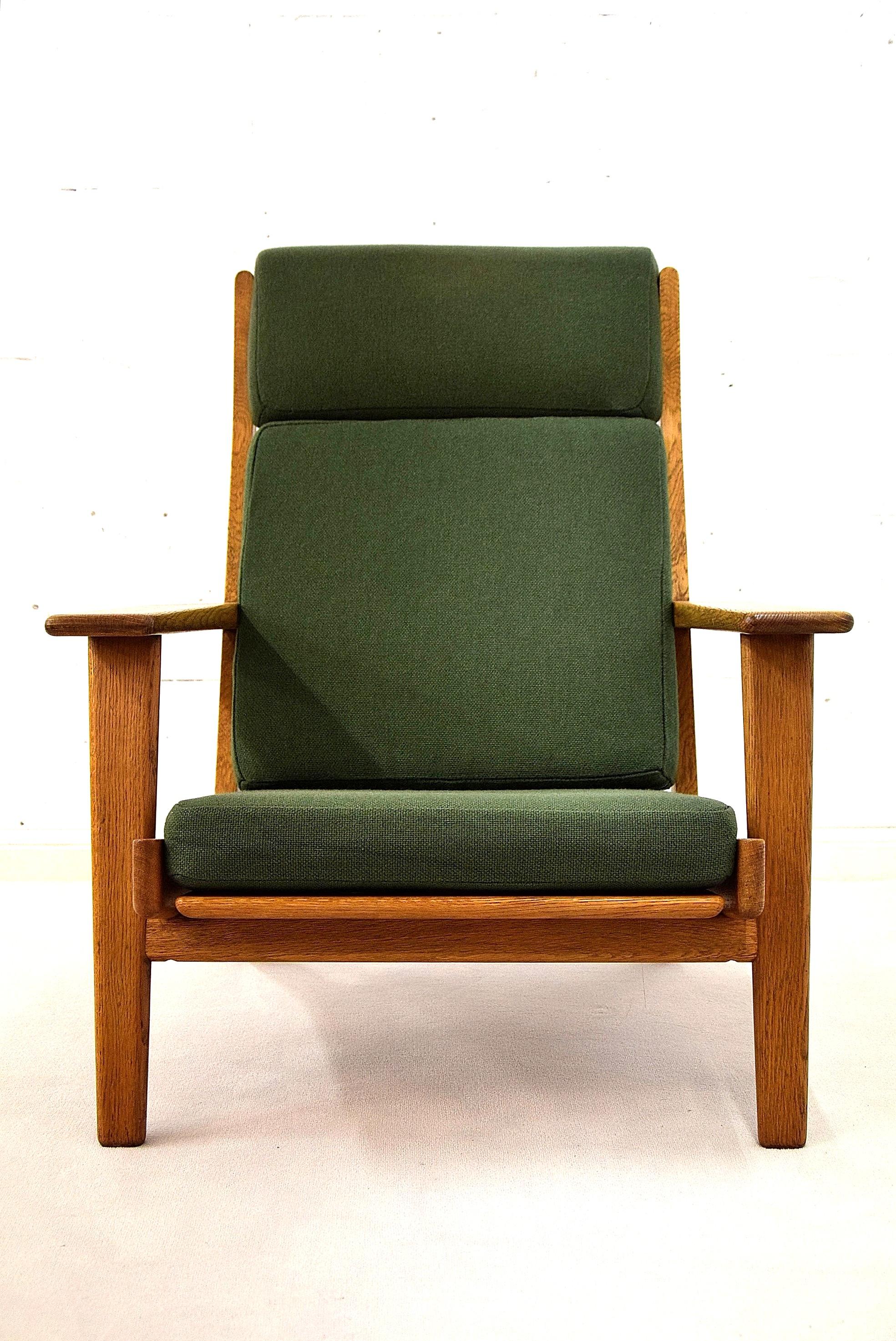 Mid-Century Modern Hans Wegner Midcentury Lounge Chair