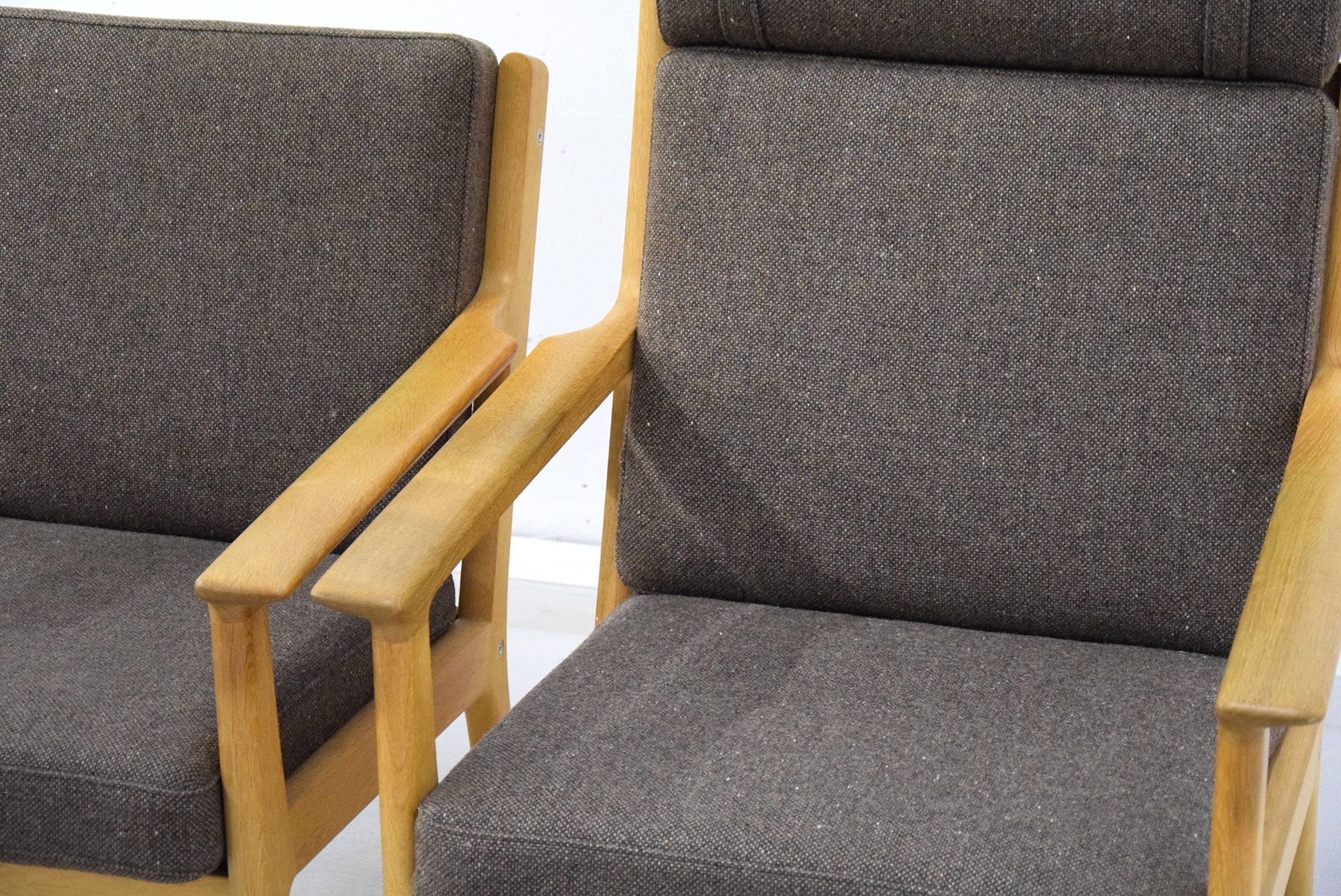 Hans Wegner Mid-Century Modern Brown Danish Oak Lounge Chair For Sale 4