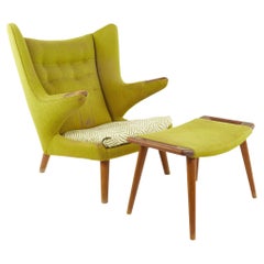 Hans Wegner Mid Century Papa Bear Lounge Chair und Ottoman