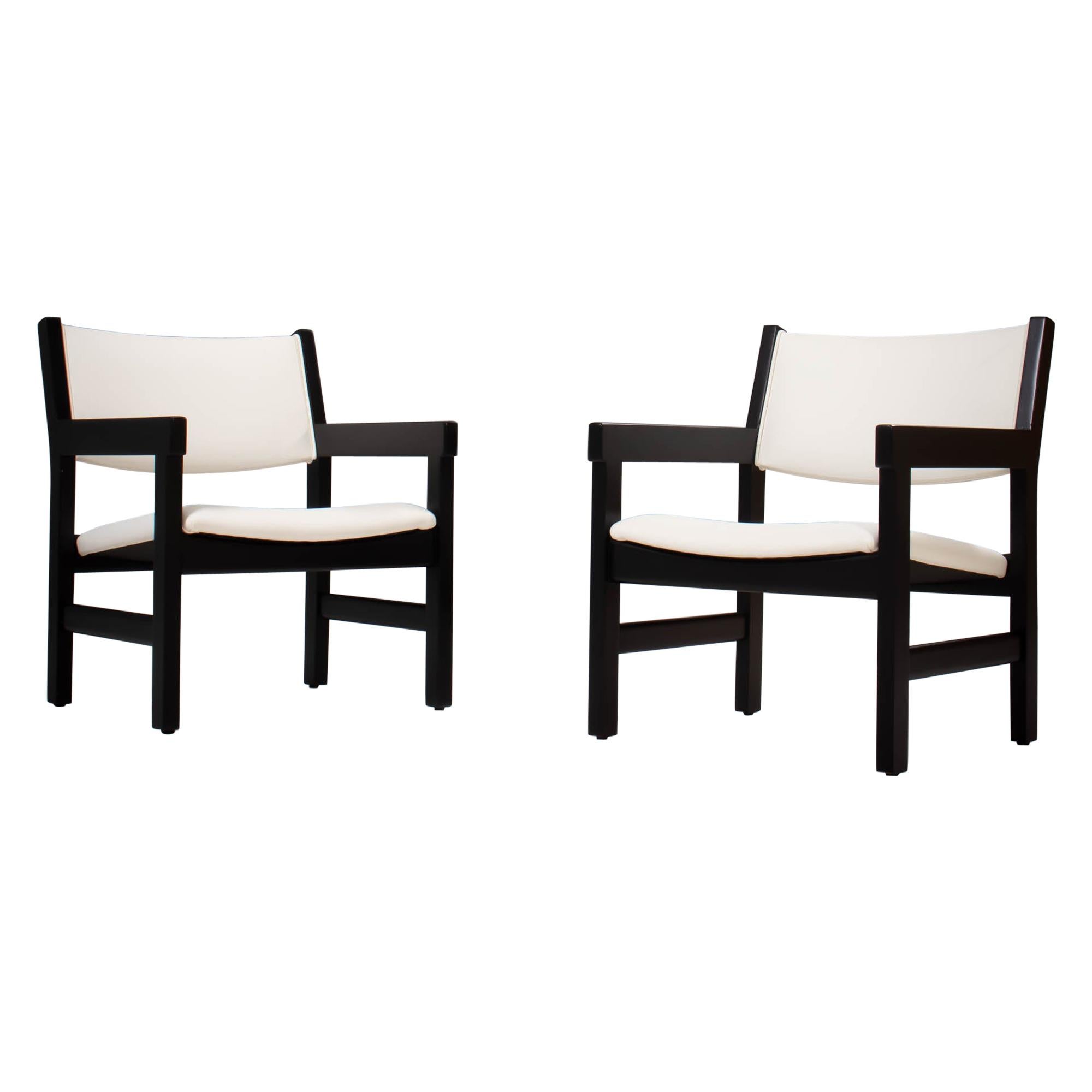 Hans Wegner Midcentury Armchairs for GETAMA, Set of Two For Sale