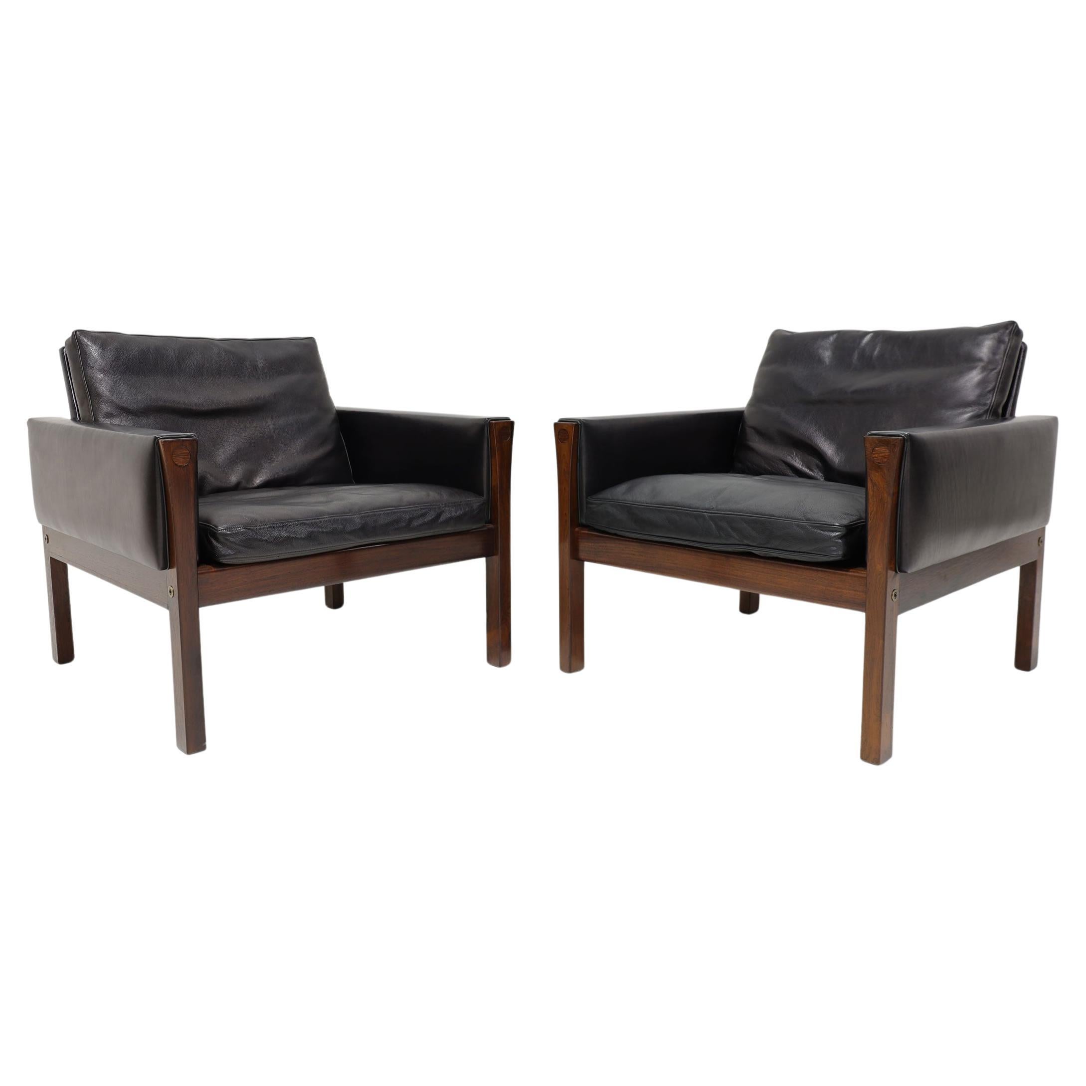 Hans Wegner Model AP 62 Lounge Chairs in Rosewood and Black Leather