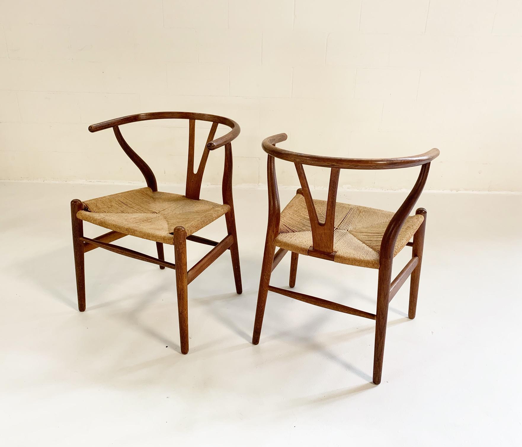 Scandinavian Modern Hans Wegner Model CH24 Wishbone Chairs, pair