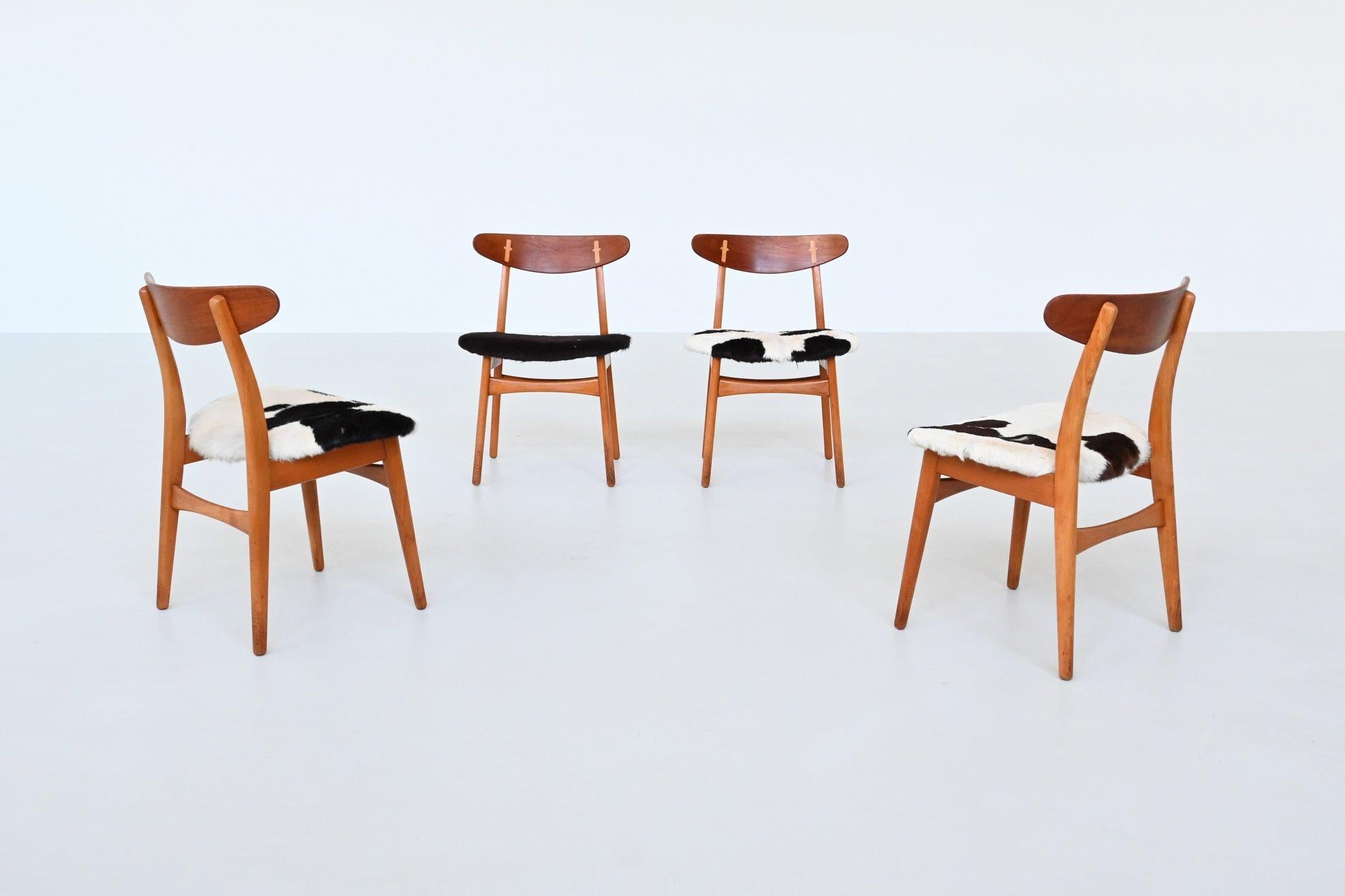 Hans Wegner Modell CH30 Esszimmerstühle in Cowskin Carl Hansen, Dänemark 1952 (Mitte des 20. Jahrhunderts) im Angebot