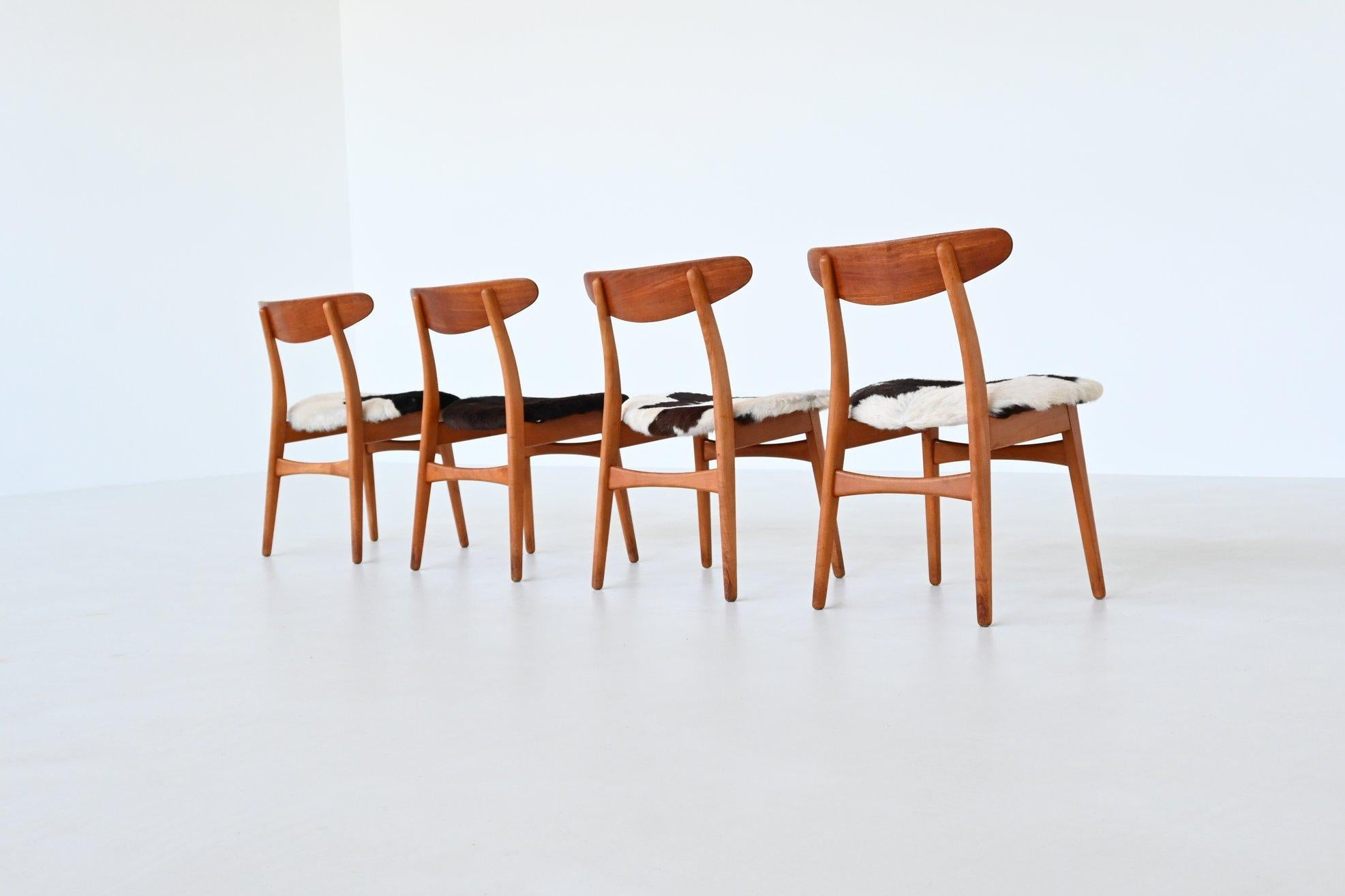 Hans Wegner Modell CH30 Esszimmerstühle in Cowskin Carl Hansen, Dänemark 1952 im Angebot 1