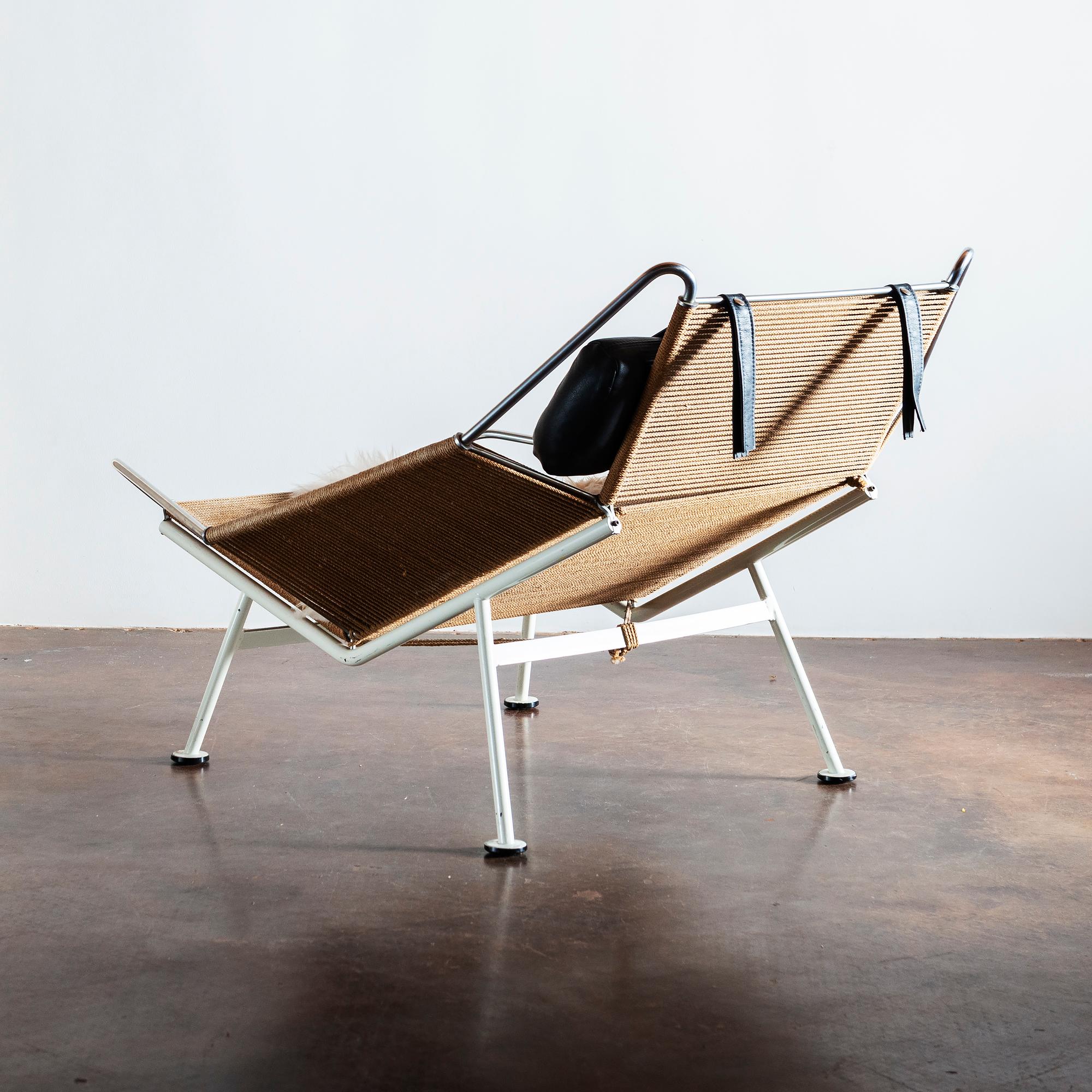 Scandinavian Modern Hans Wegner Model GE 225 Flag Halyard Lounge Chair for Getama, Denmark, 1960s For Sale