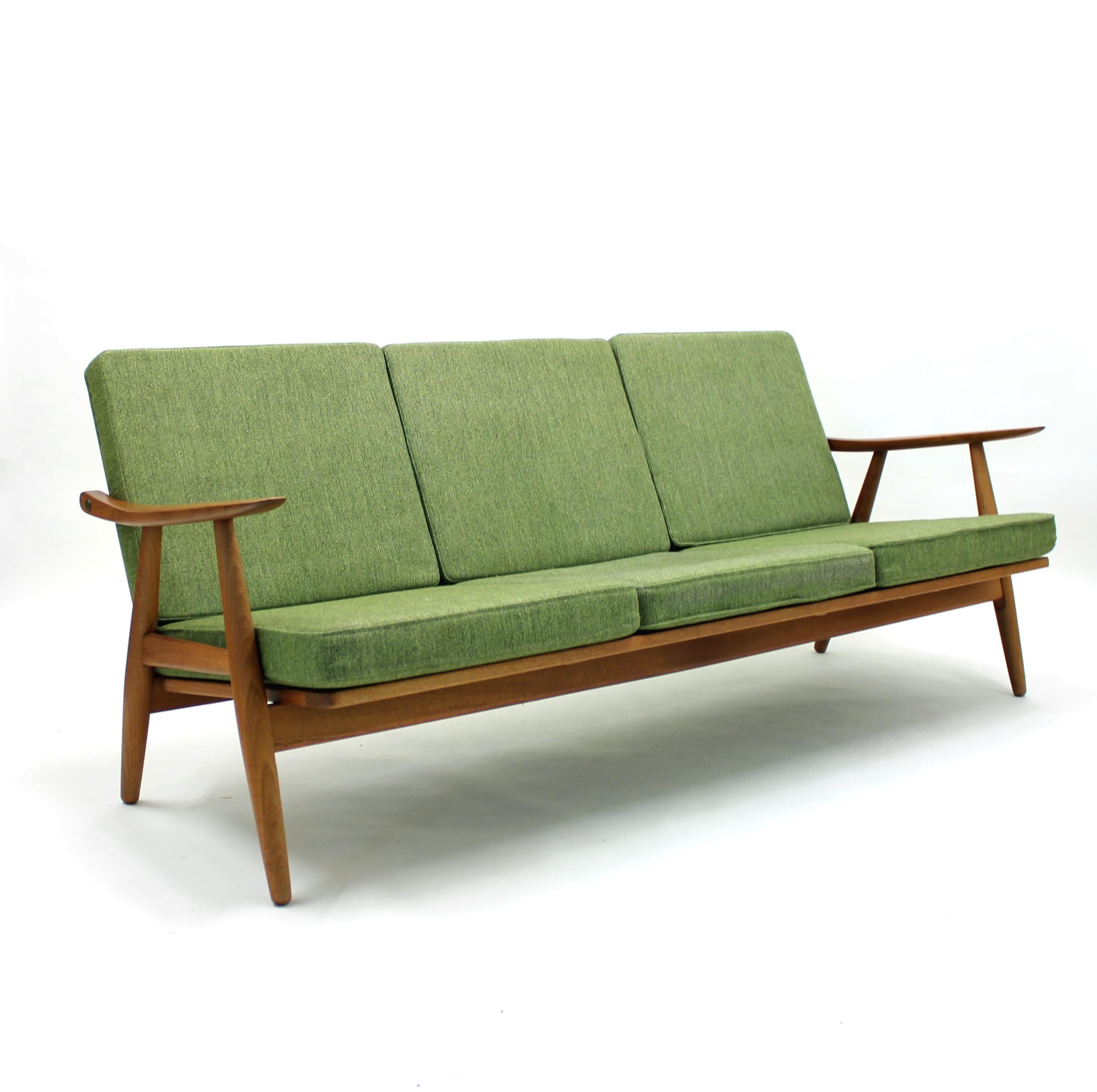 Scandinavian Modern Hans Wegner, Model Ge 270 Sofa for GETAMA, 1960s