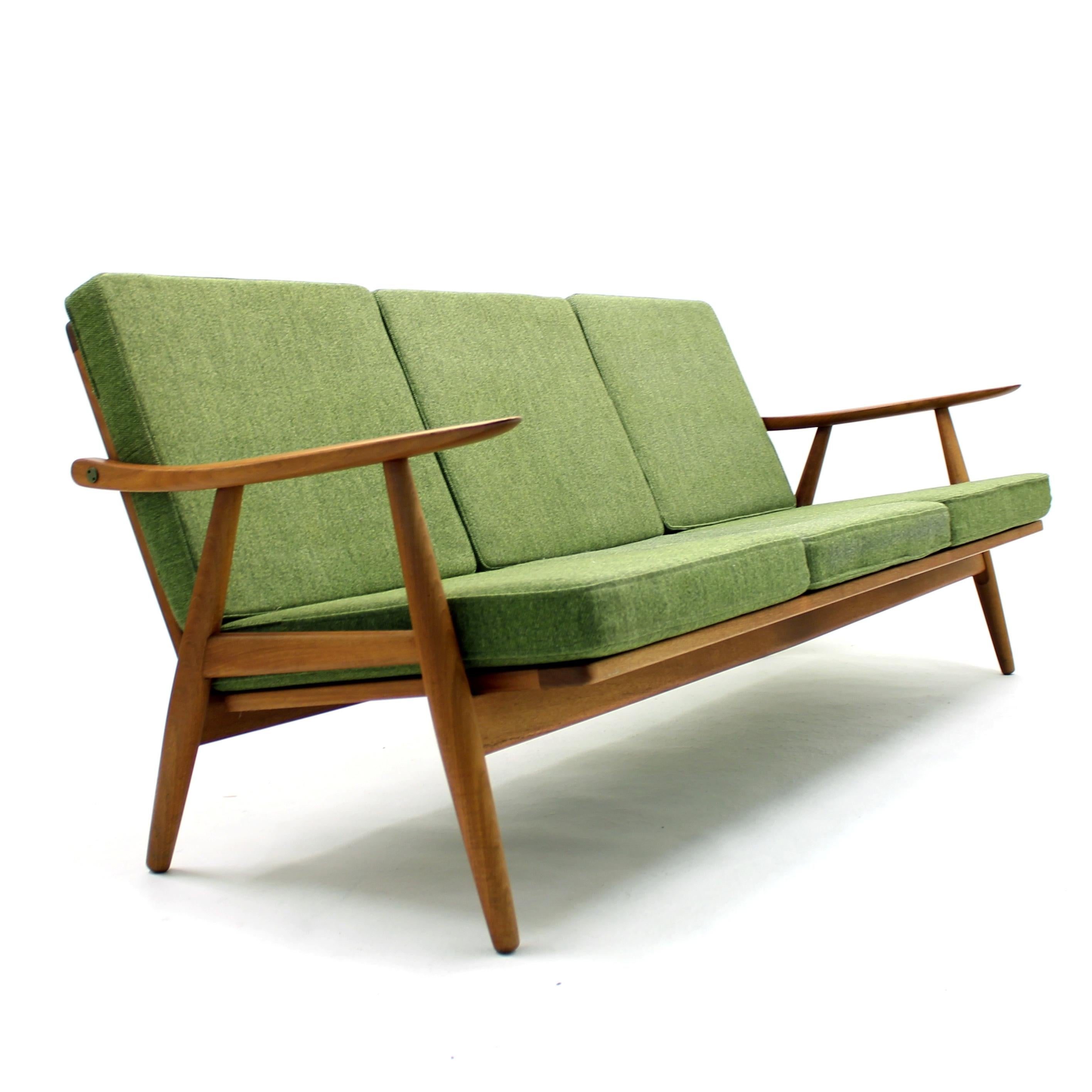Hans Wegner, Model Ge 270 Sofa for GETAMA, 1960s In Good Condition In Uppsala, SE