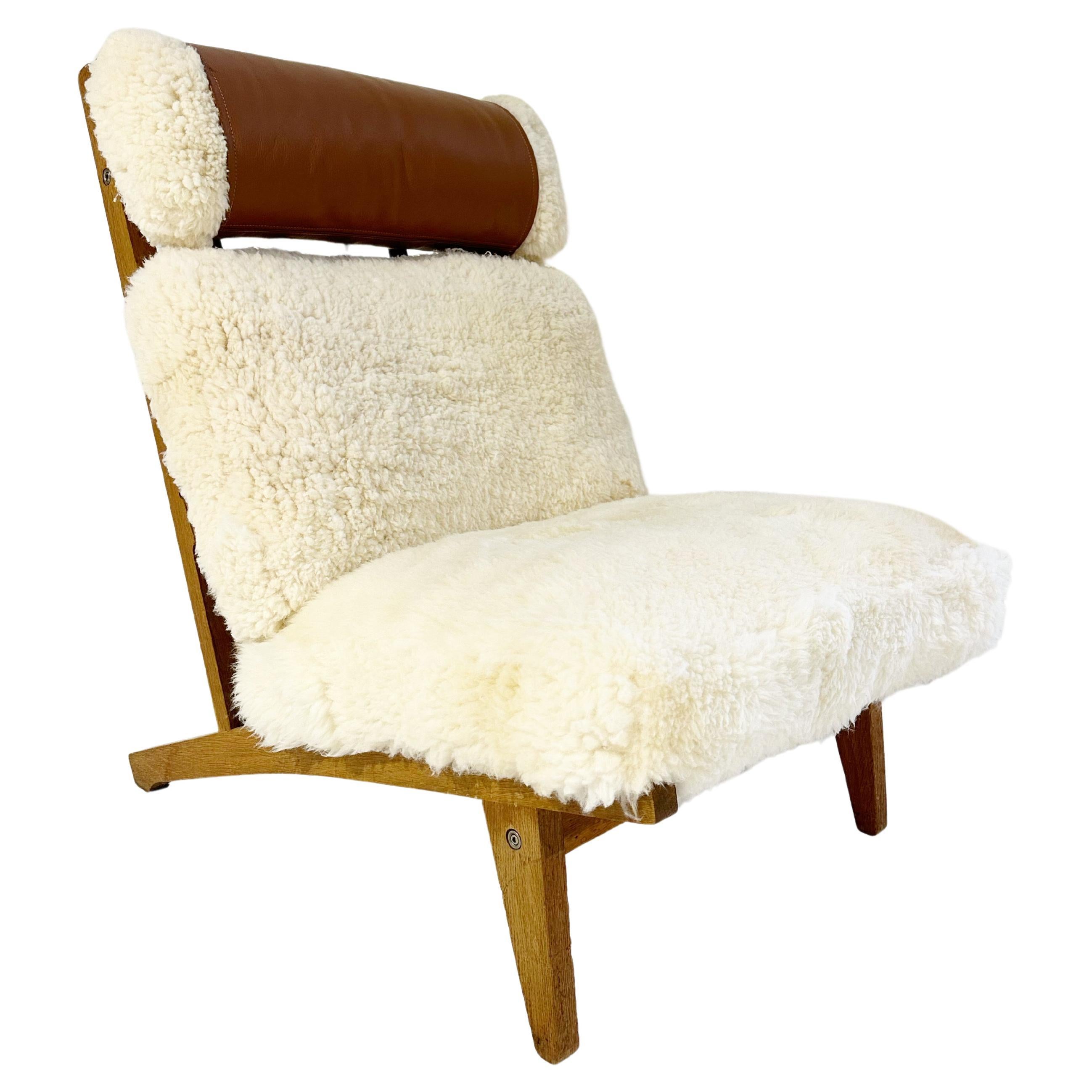 Hans Wegner Model GE 375 Chair in California Sheepskin and Loro Piana Leather For Sale