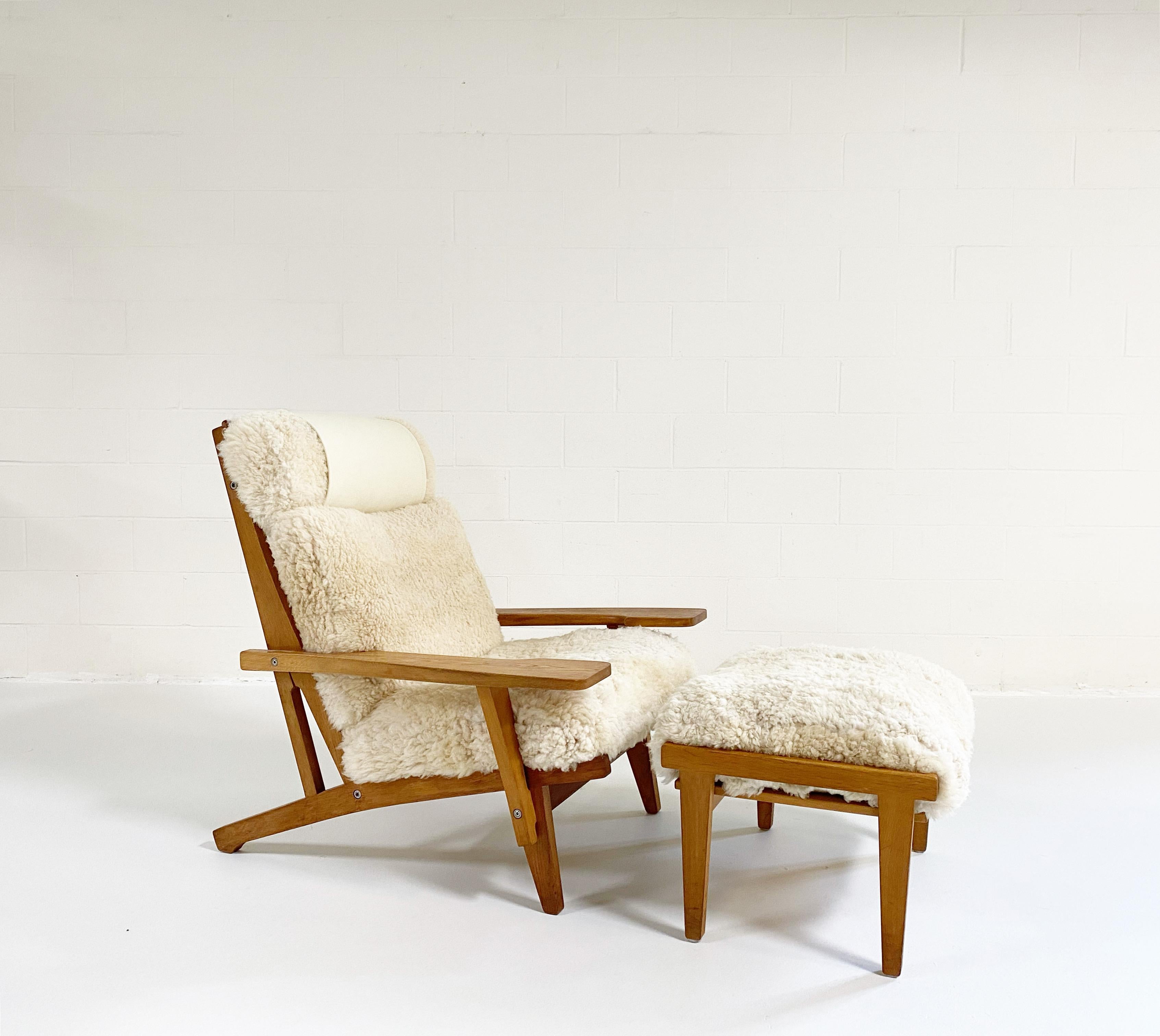 Hans Wegner Model GE 375 Paddle Chair and Ottoman in California Sheepskin 5