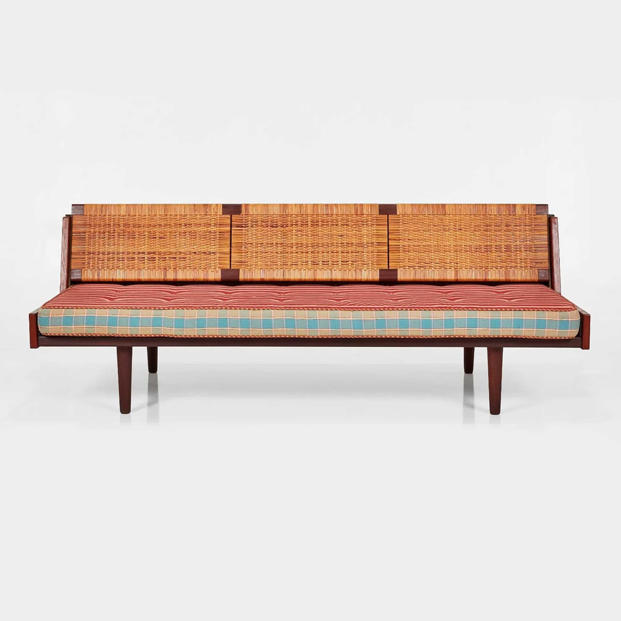 Hans Wegner Model GE 6 Teak and Cane daybed by Getama, Denmark 1960s In Good Condition For Sale In Emeryville, CA