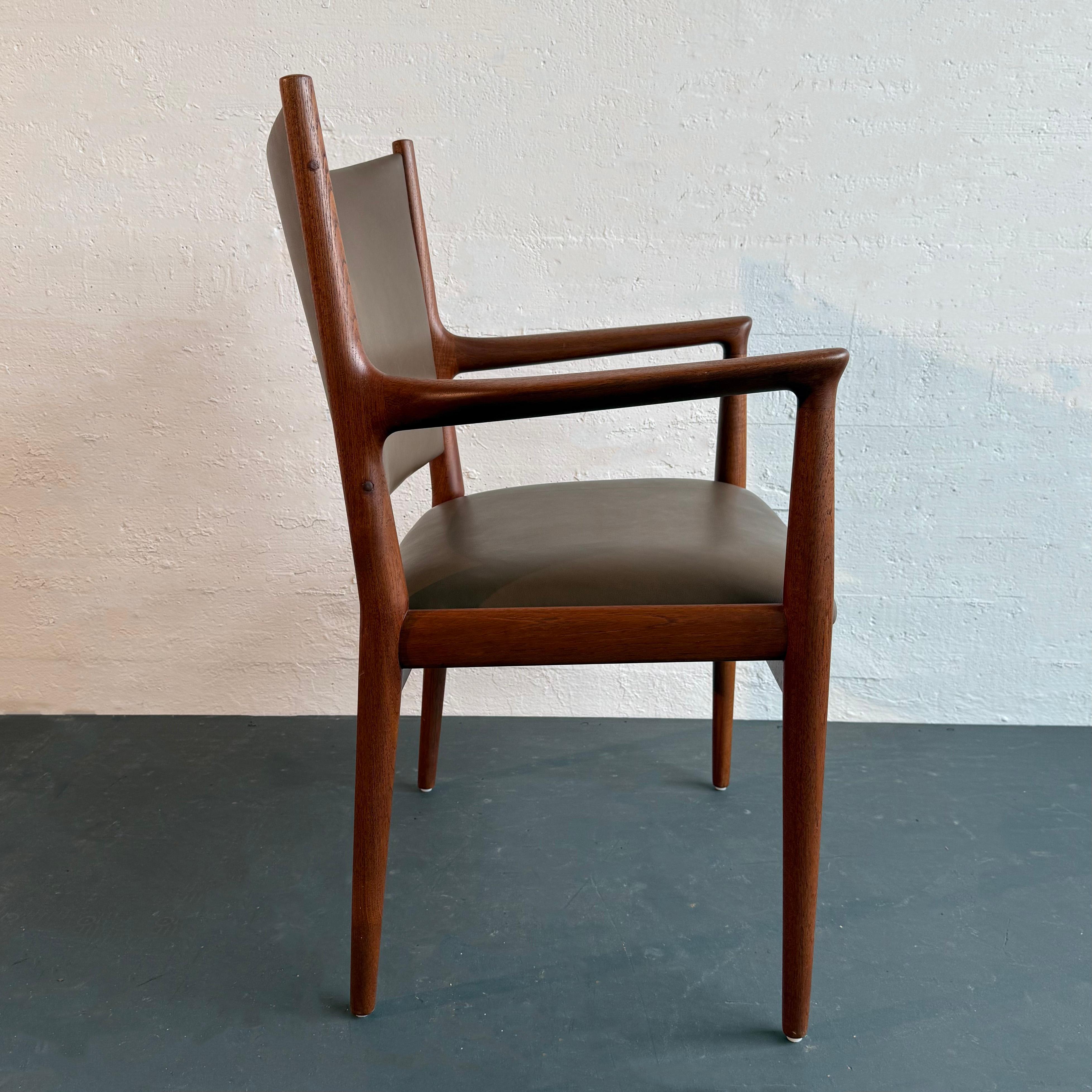 Danois Fauteuil Hans Wegner modèle JH-713 en teck pour Johannes Hansen / Knoll Assoc. en vente