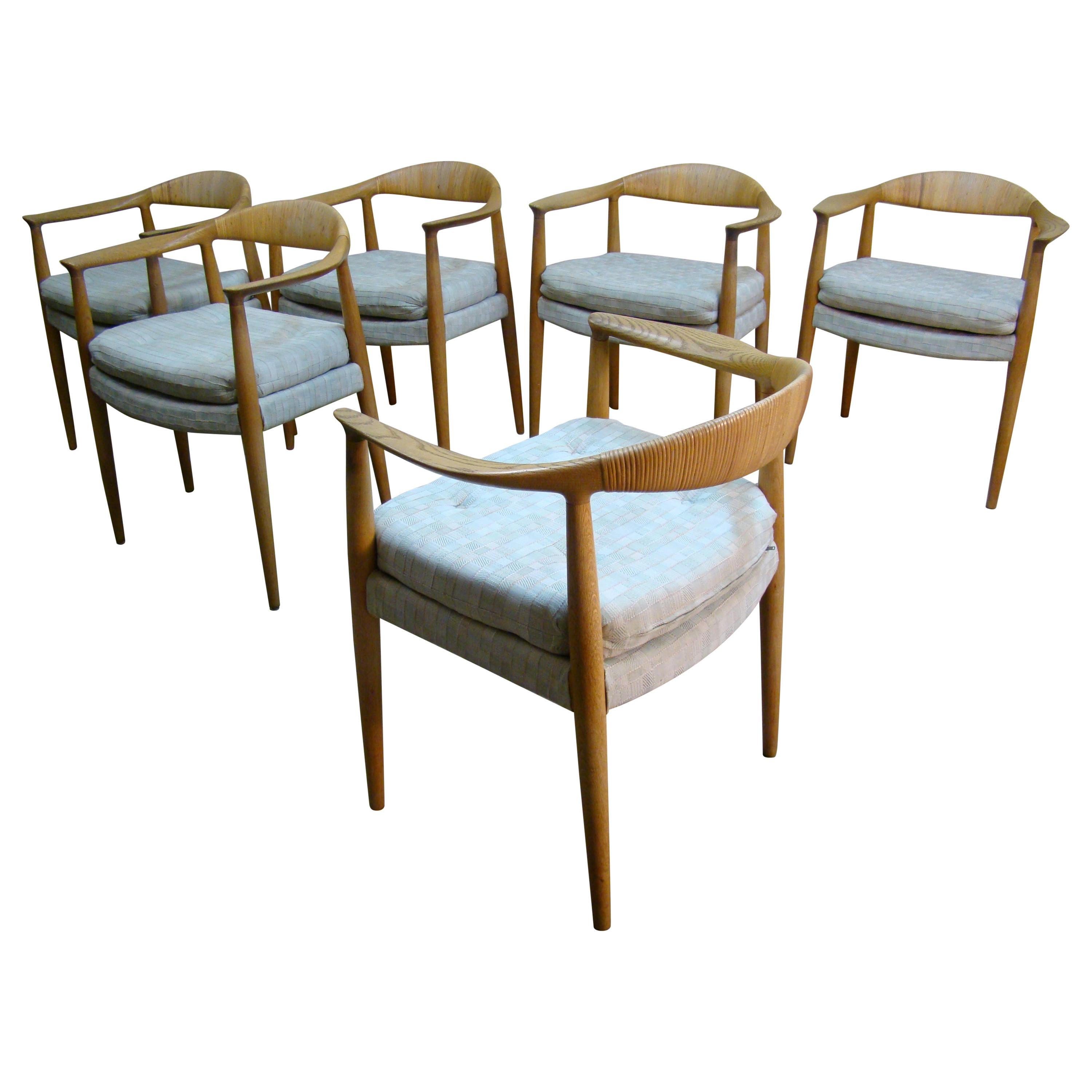 Hans Wegner Model JH501 "the Chair" Set of Six Dining Chairs in Oak