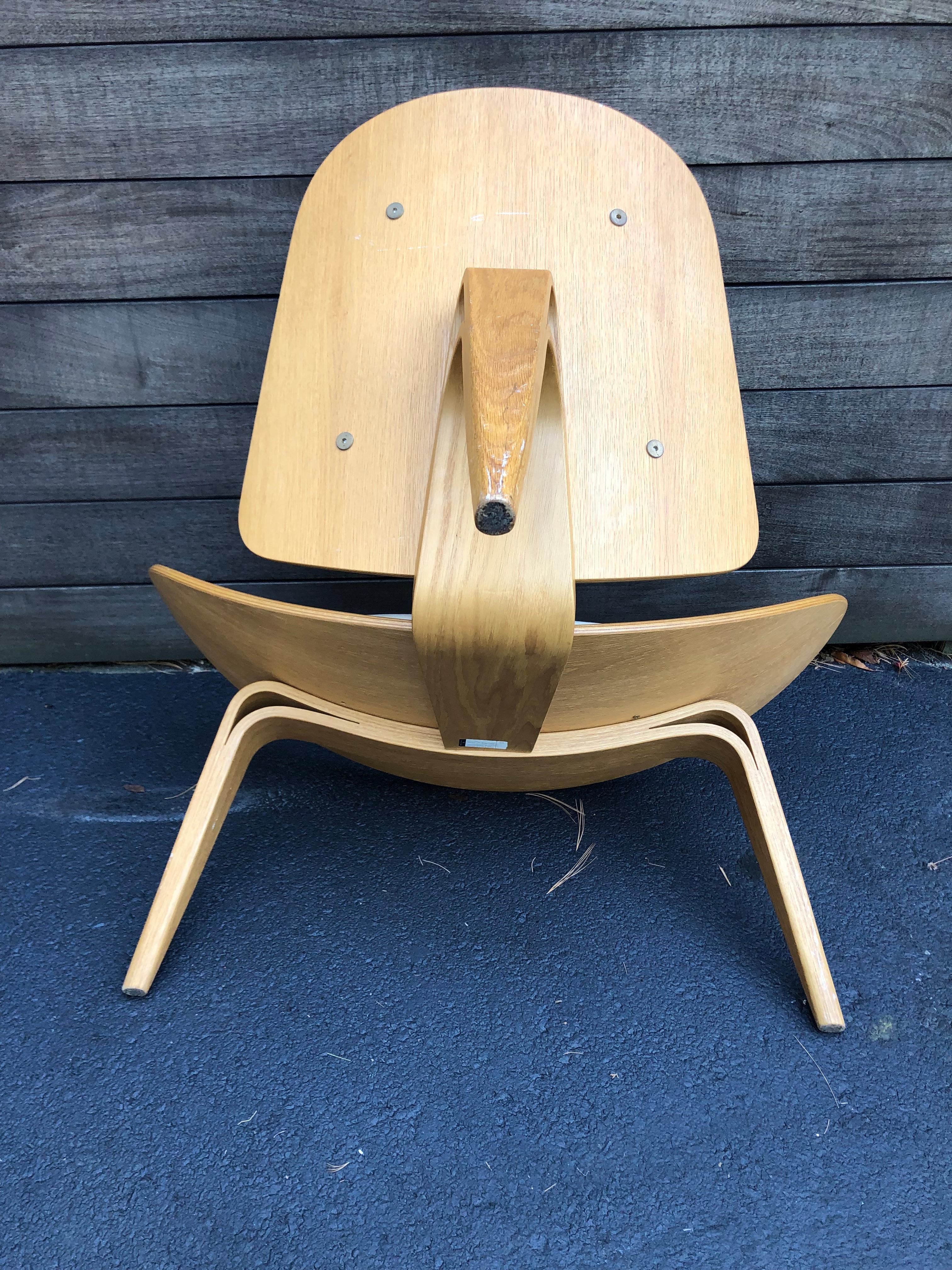 Hans Wegner Molded Walnut Plywood Shell Chair 3