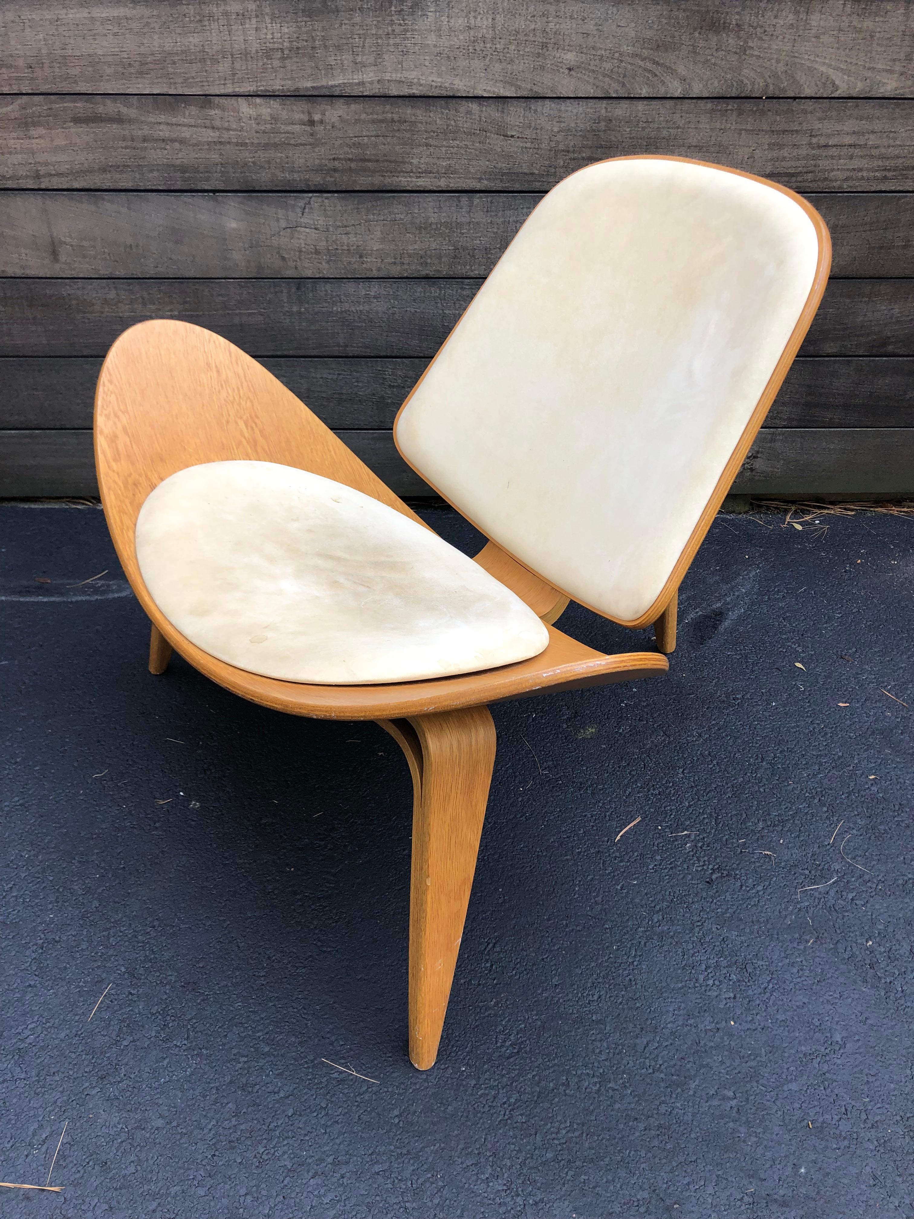 Mid-Century Modern Hans Wegner Molded Walnut Plywood Shell Chair