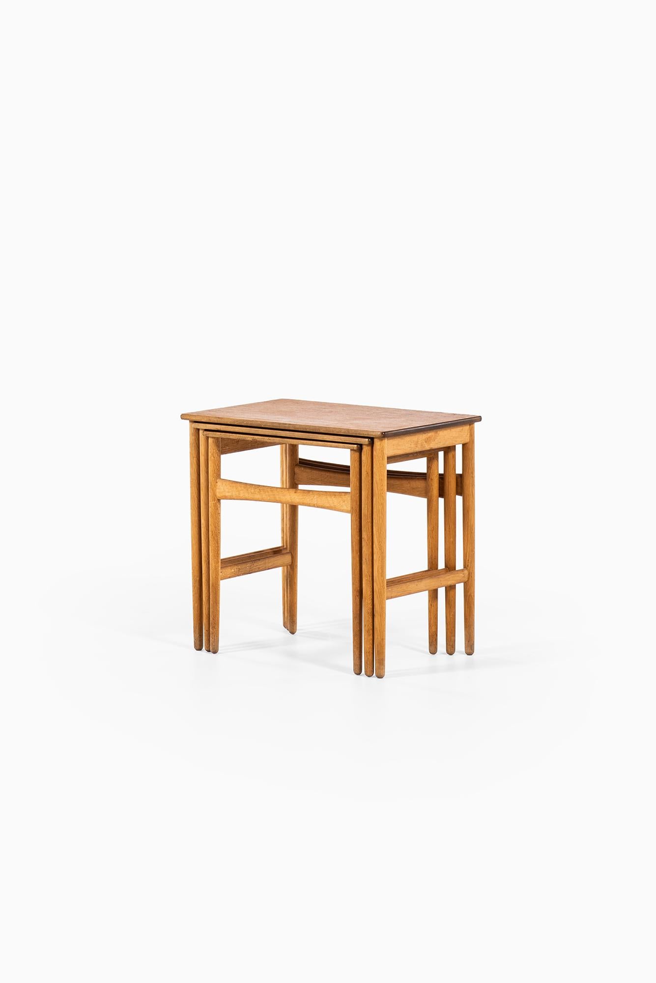 Hans Wegner Nesting Tables in Oak and Teak by Andreas Tuck in Denmark 1