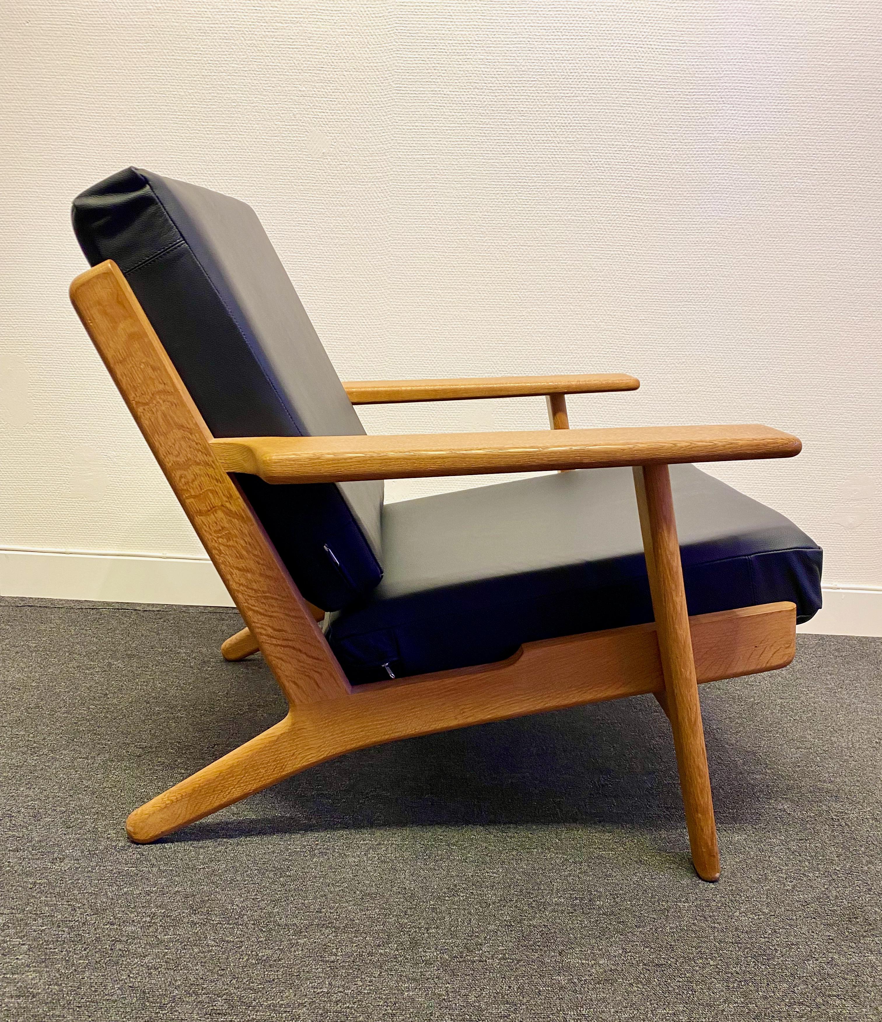 Danish Hans Wegner, Oak Lounge Chair GE-290 For Sale