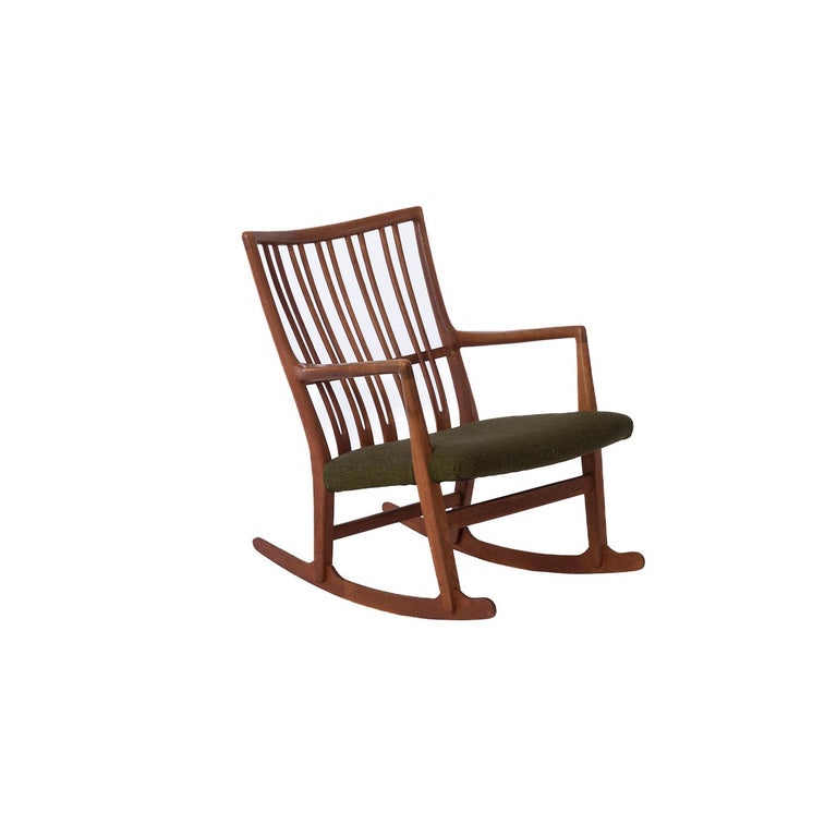 Scandinavian Modern Hans Wegner Oak Rocking Chair For Sale