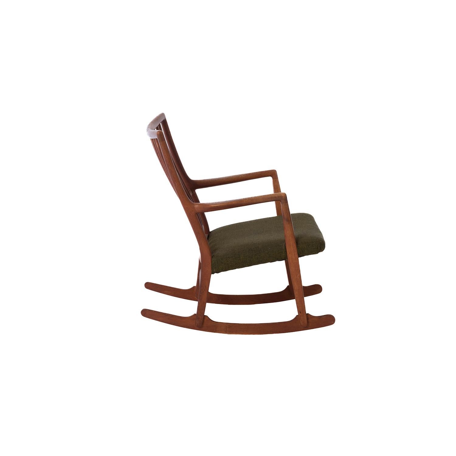 Scandinavian Modern Hans Wegner Oak Rocking Chair For Sale