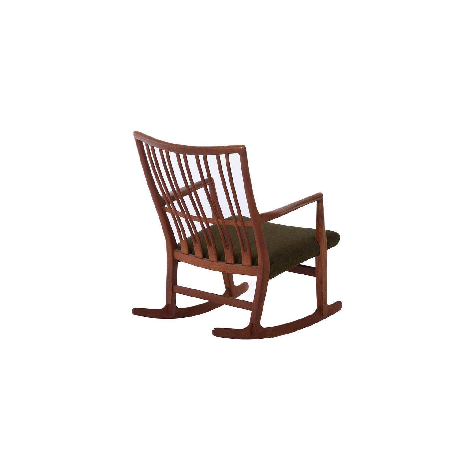 Scandinavian Hans Wegner Oak Rocking Chair For Sale