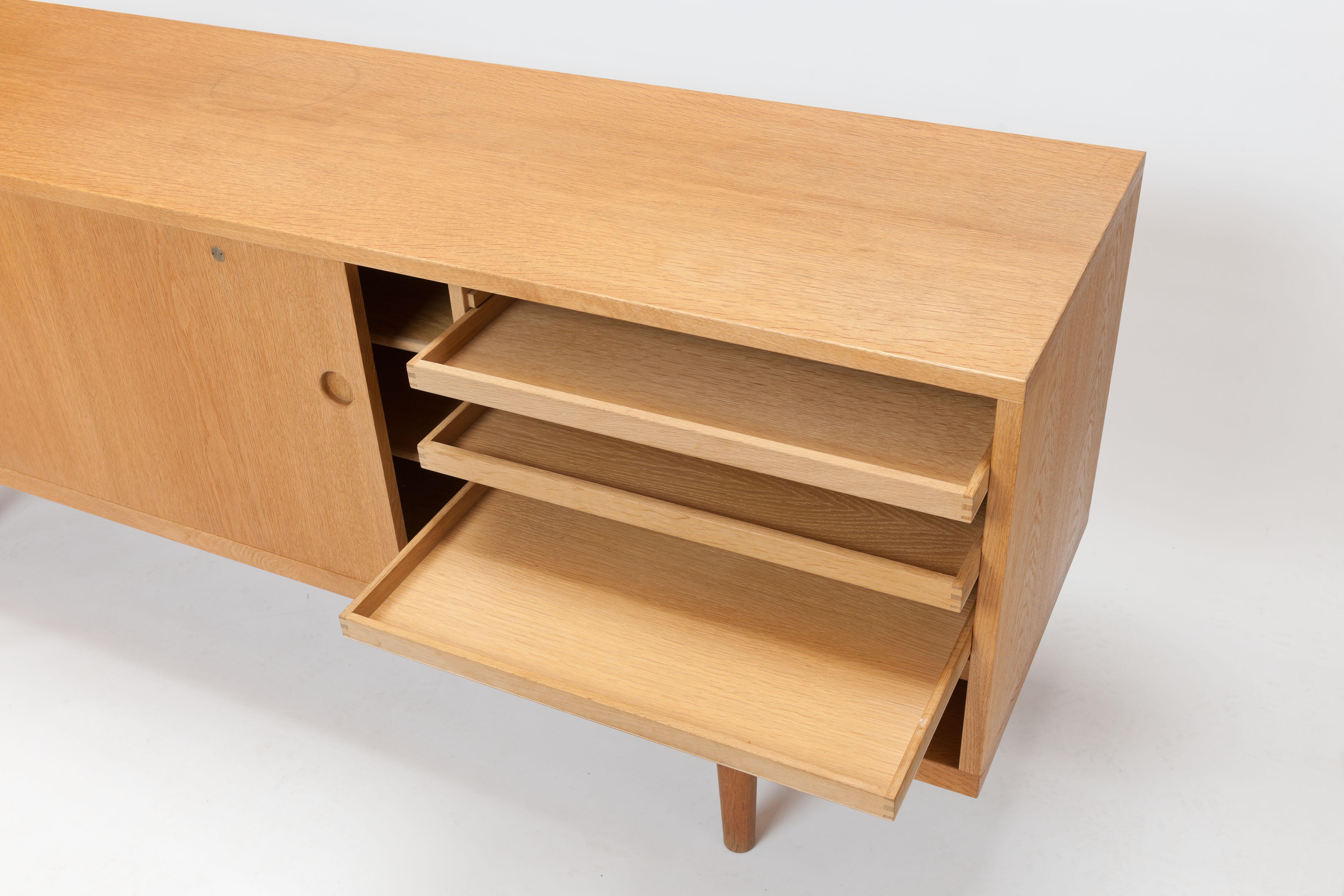 Hans Wegner Oak RY26 Sideboard by Ry Mobler, Denmark 5