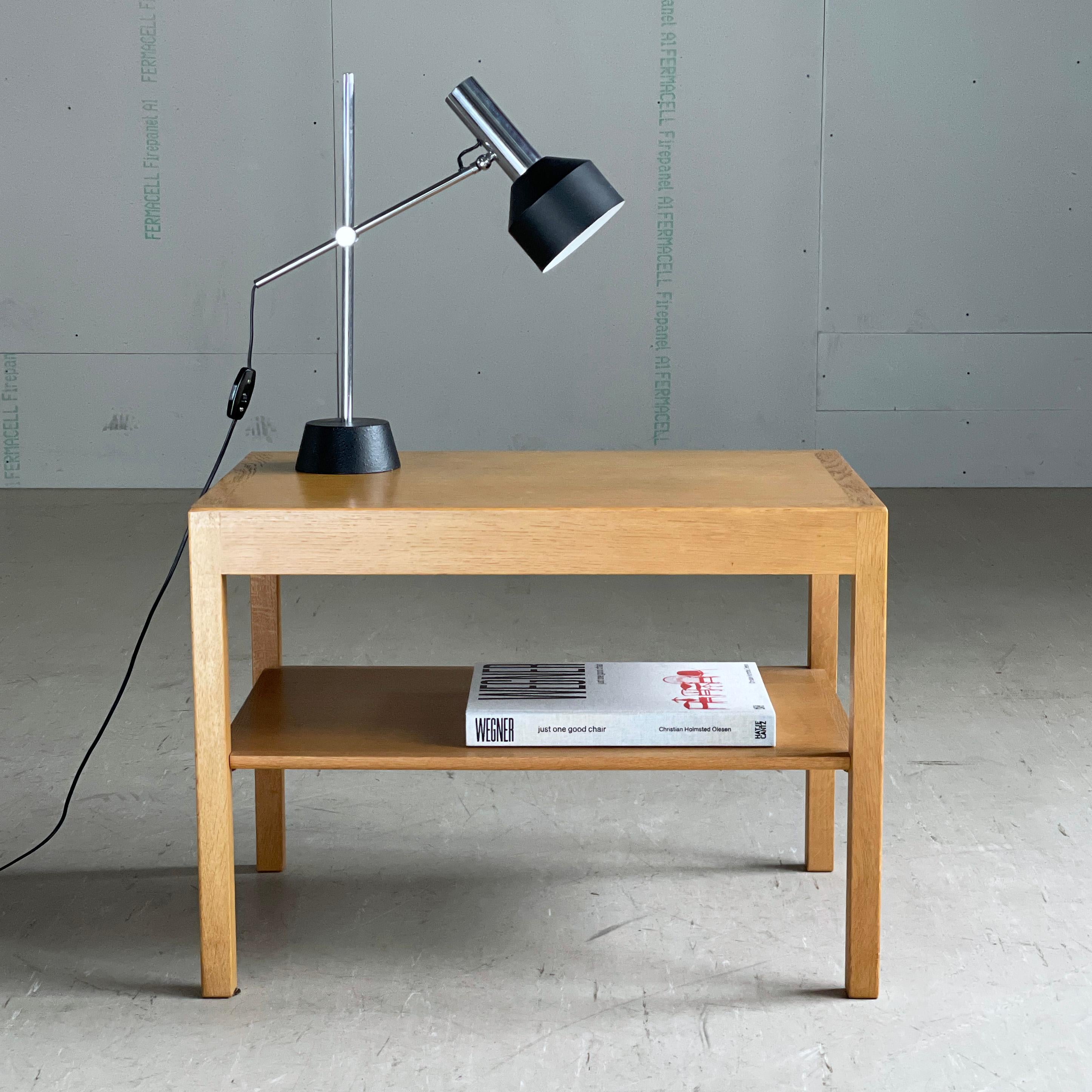 Table d'appoint / table basse en chêne de Hans Wegner pour Andreas Tuck, Danemark en vente 13