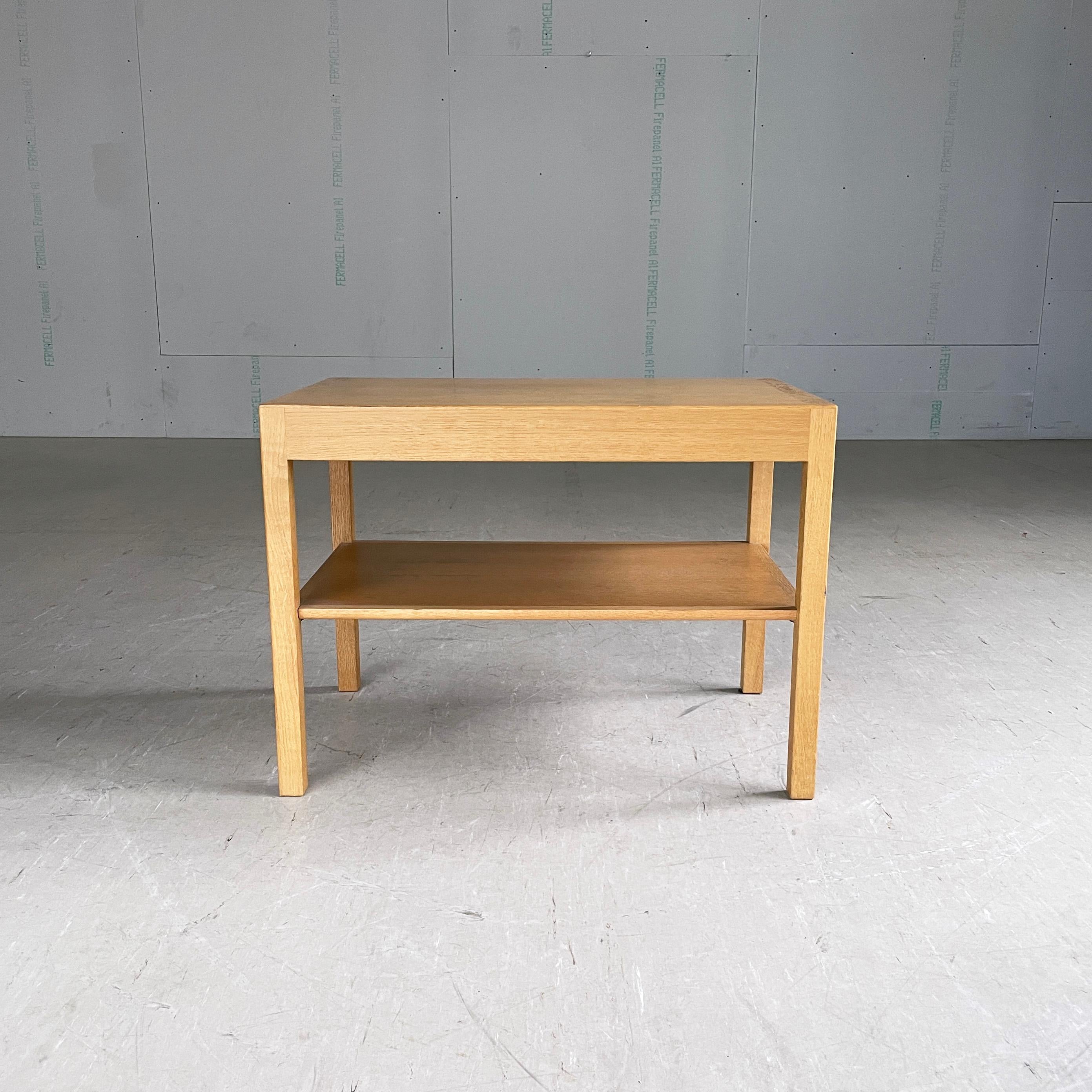 Mid-Century Modern Table d'appoint / table basse en chêne de Hans Wegner pour Andreas Tuck, Danemark en vente