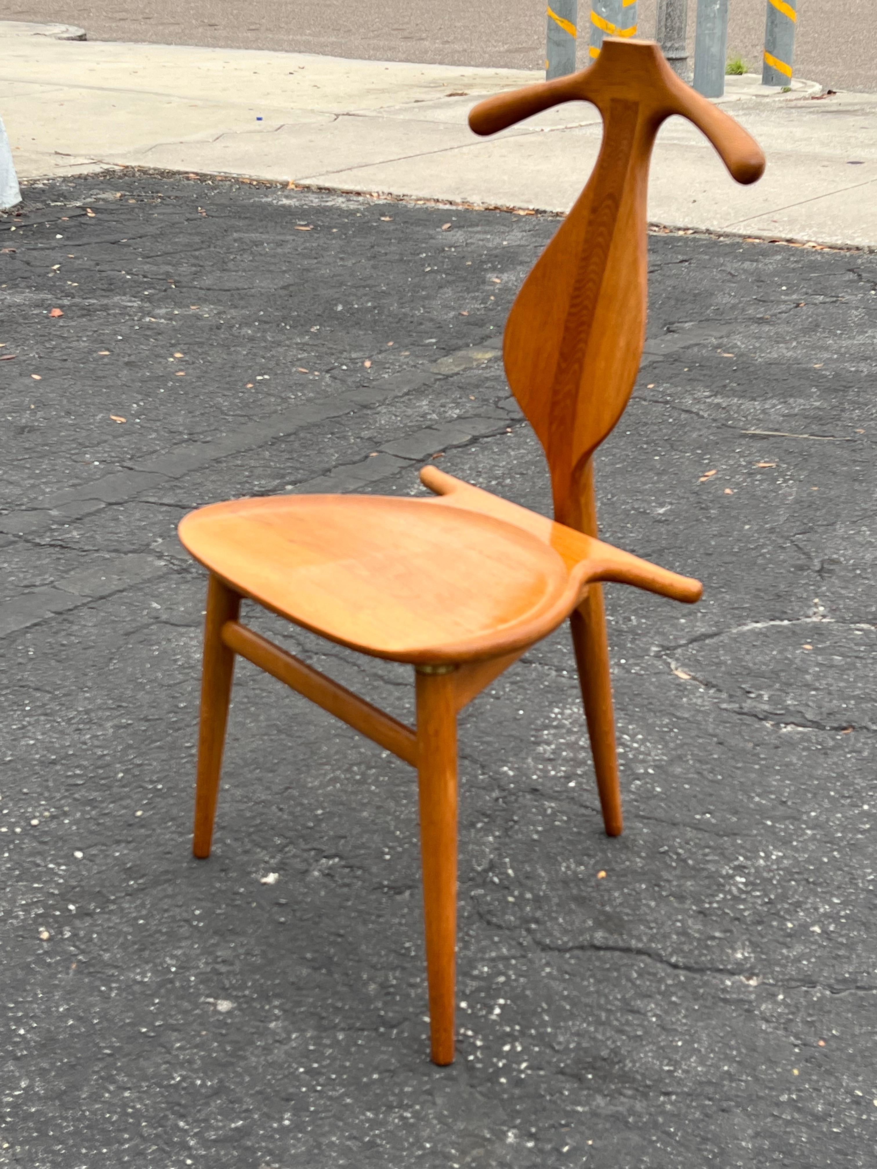 A Vintage Hans Wegner Oak Valet Chair By Johannes Hansen For Sale 10