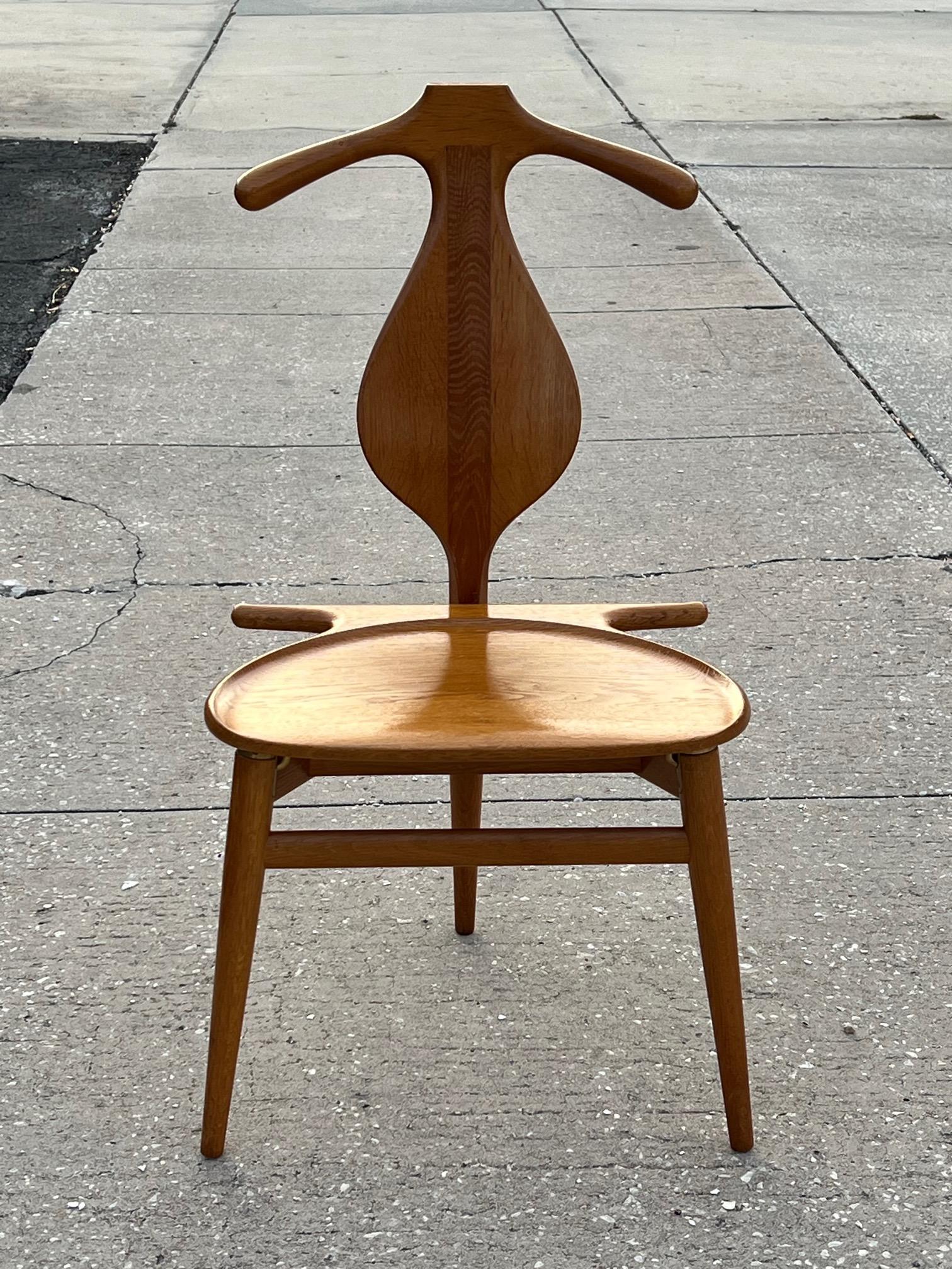 Hans Wegner Eichenholz- Valet Chair von Johannes Hansen, Vintage (Moderne der Mitte des Jahrhunderts) im Angebot