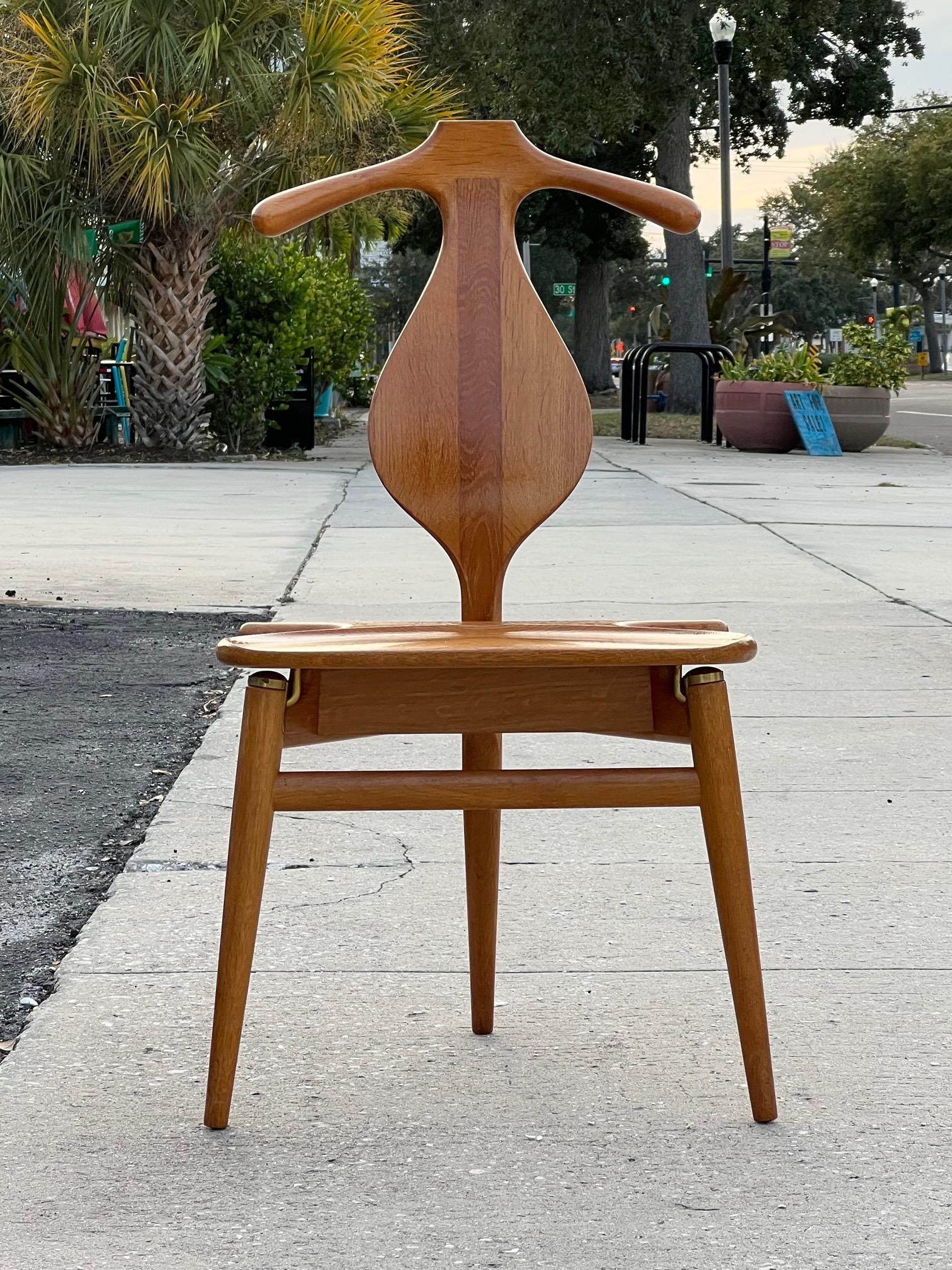 Mid-Century Modern A Vintage Hans Wegner Oak Valet Chair By Johannes Hansen For Sale