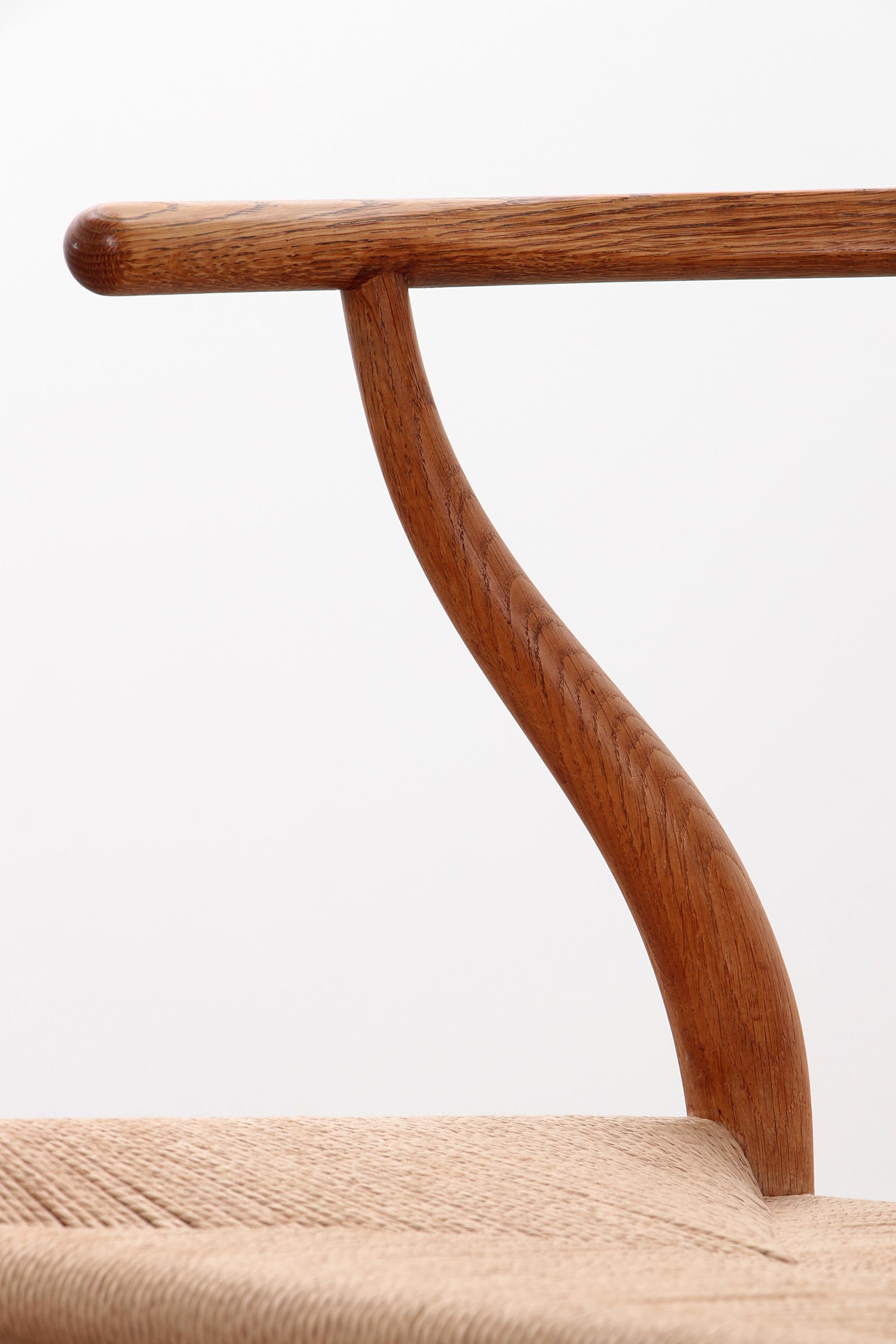 Hans Wegner Oak Wishbone Chairs made by Carl Hansen&Son 5