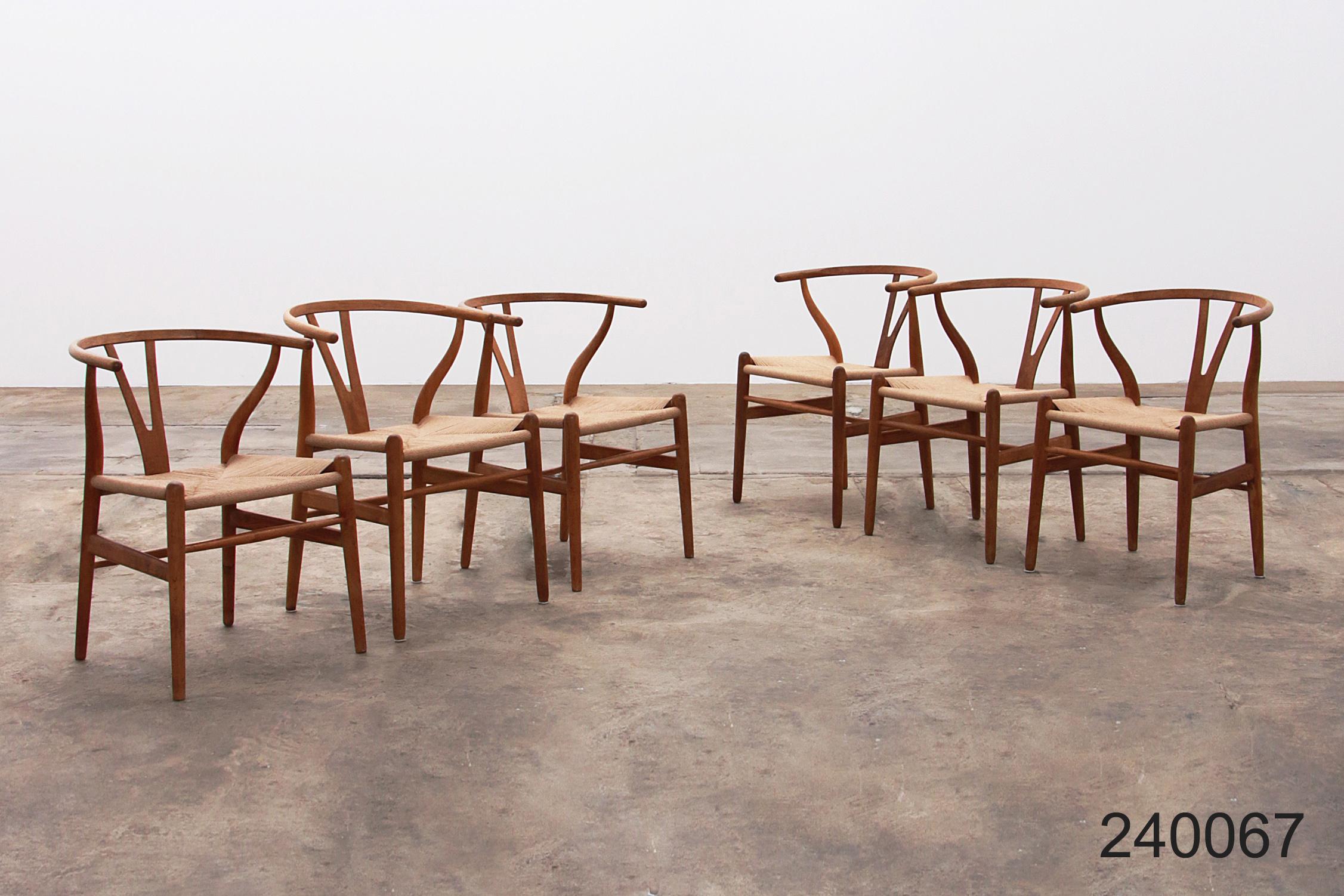 Hans Wegner Oak Wishbone Chairs made by Carl Hansen&Son 11